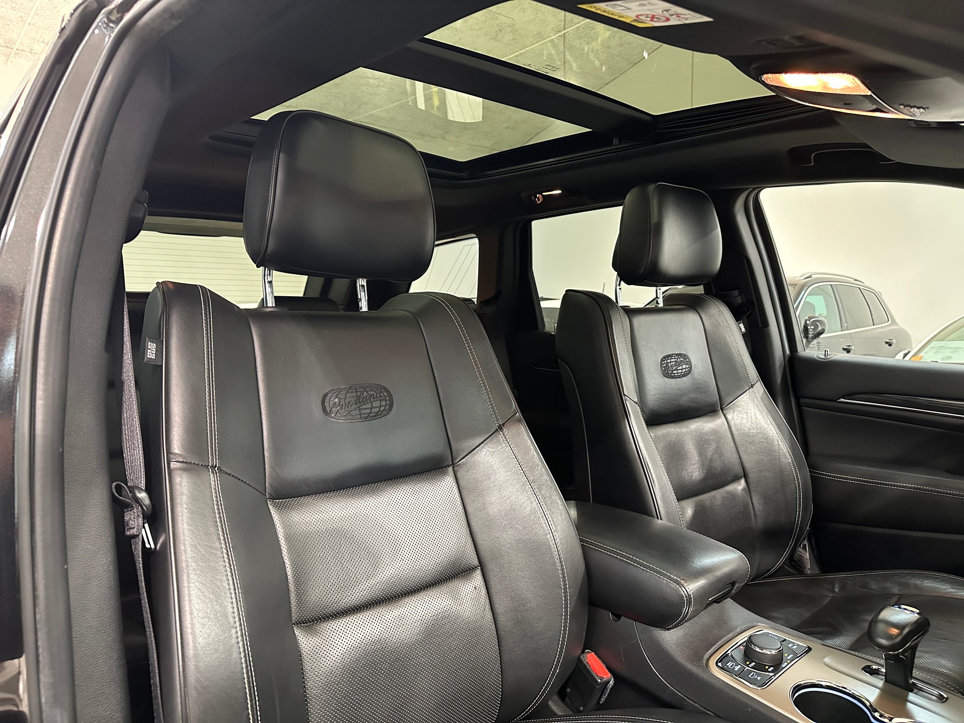 JEEP Grand Cherokee 3.0 CRD Overland Automatic-image-12