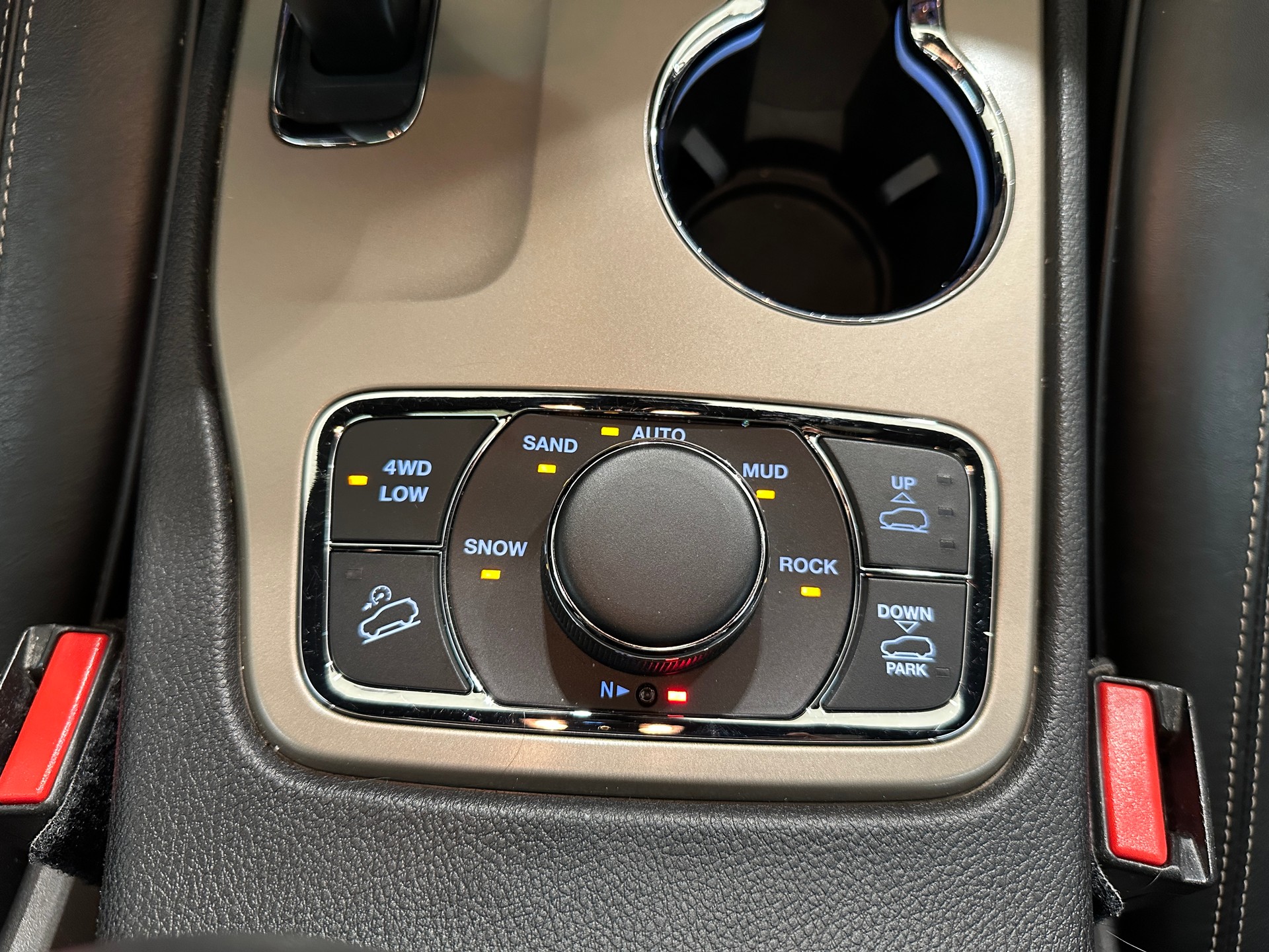 JEEP Grand Cherokee 3.0 CRD Overland Automatic-image-22