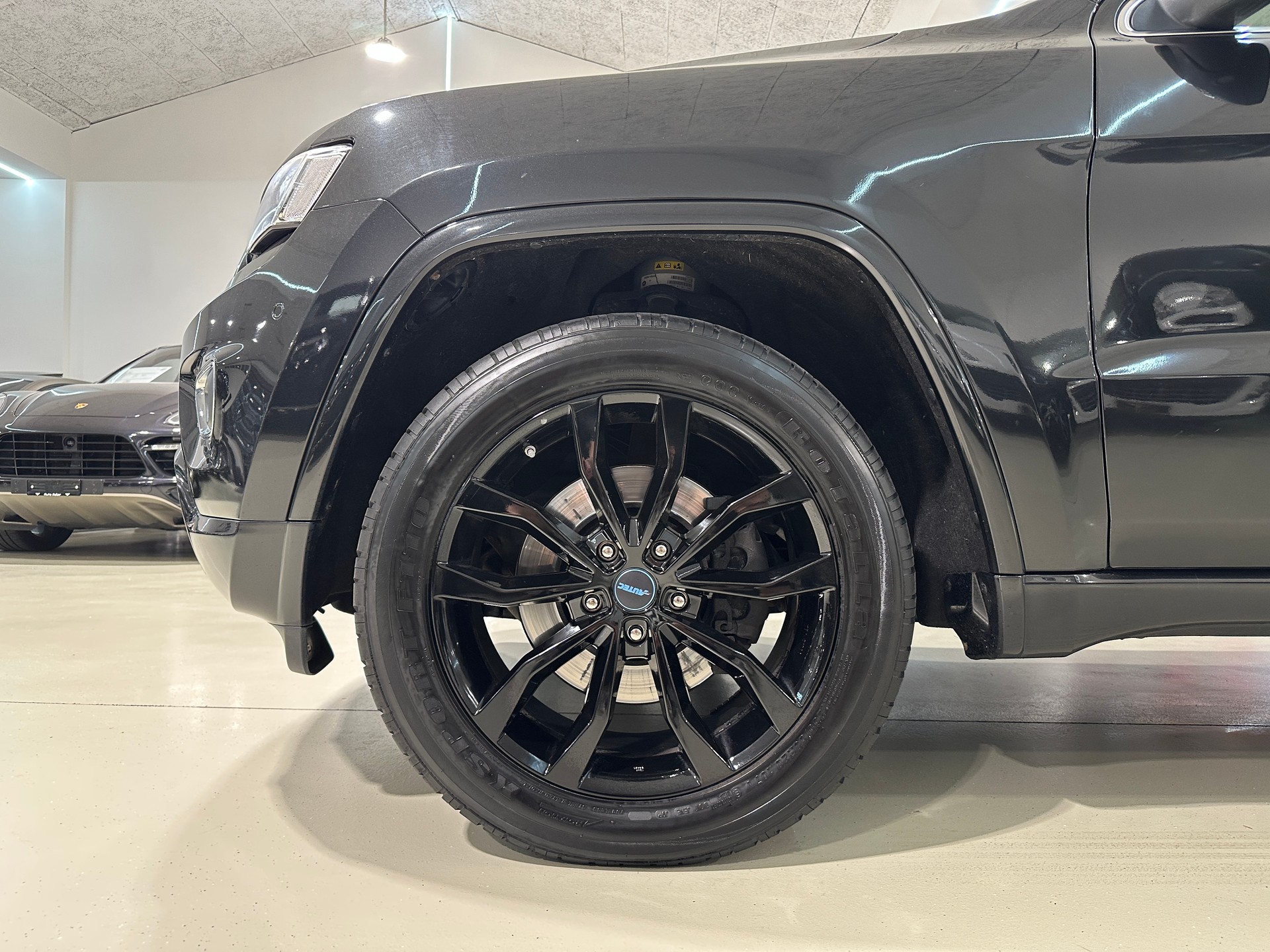 JEEP Grand Cherokee 3.0 CRD Overland Automatic-image-3