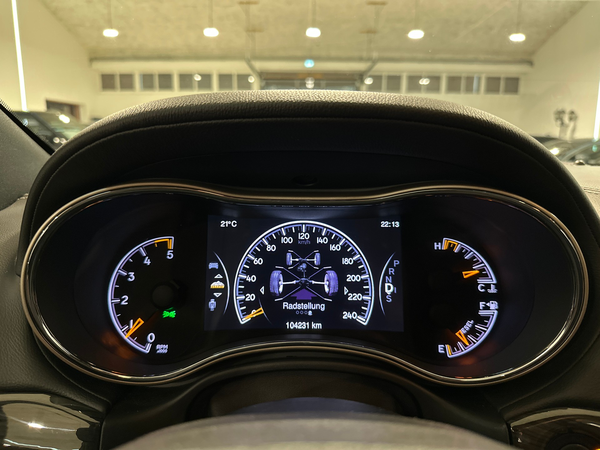 JEEP Grand Cherokee 3.0 CRD Overland Automatic-image-24