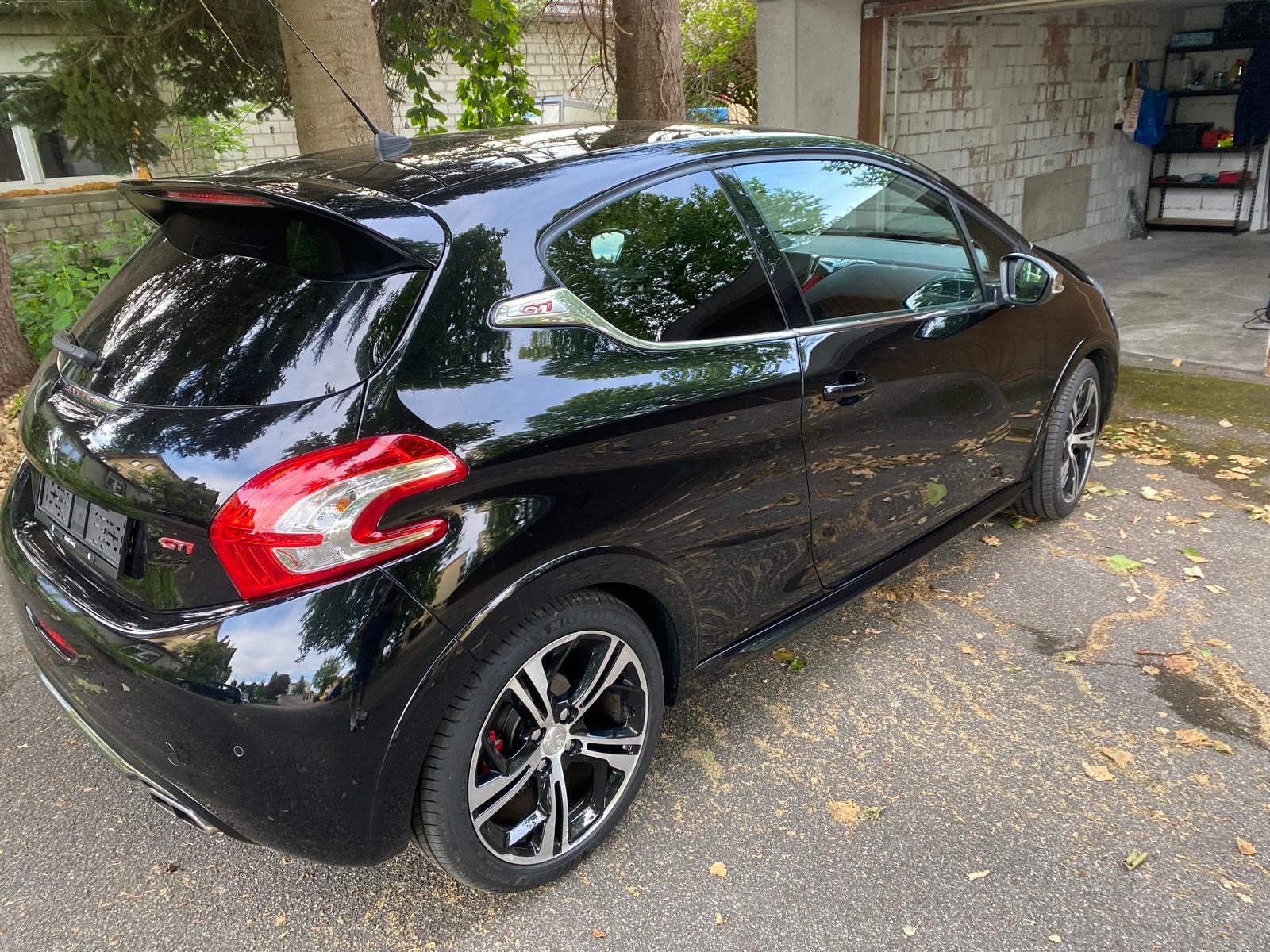 PEUGEOT 208 1.6 Turbo GTi-image-5
