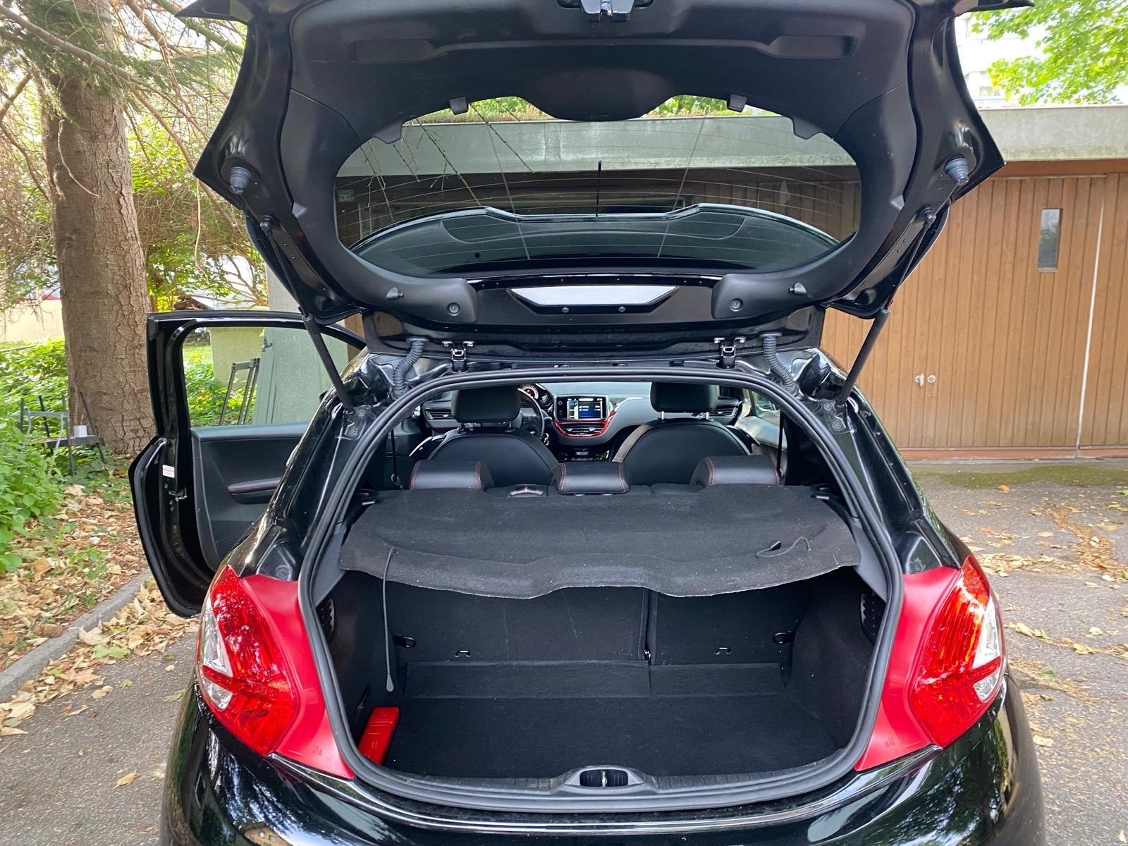 PEUGEOT 208 1.6 Turbo GTi-image-6
