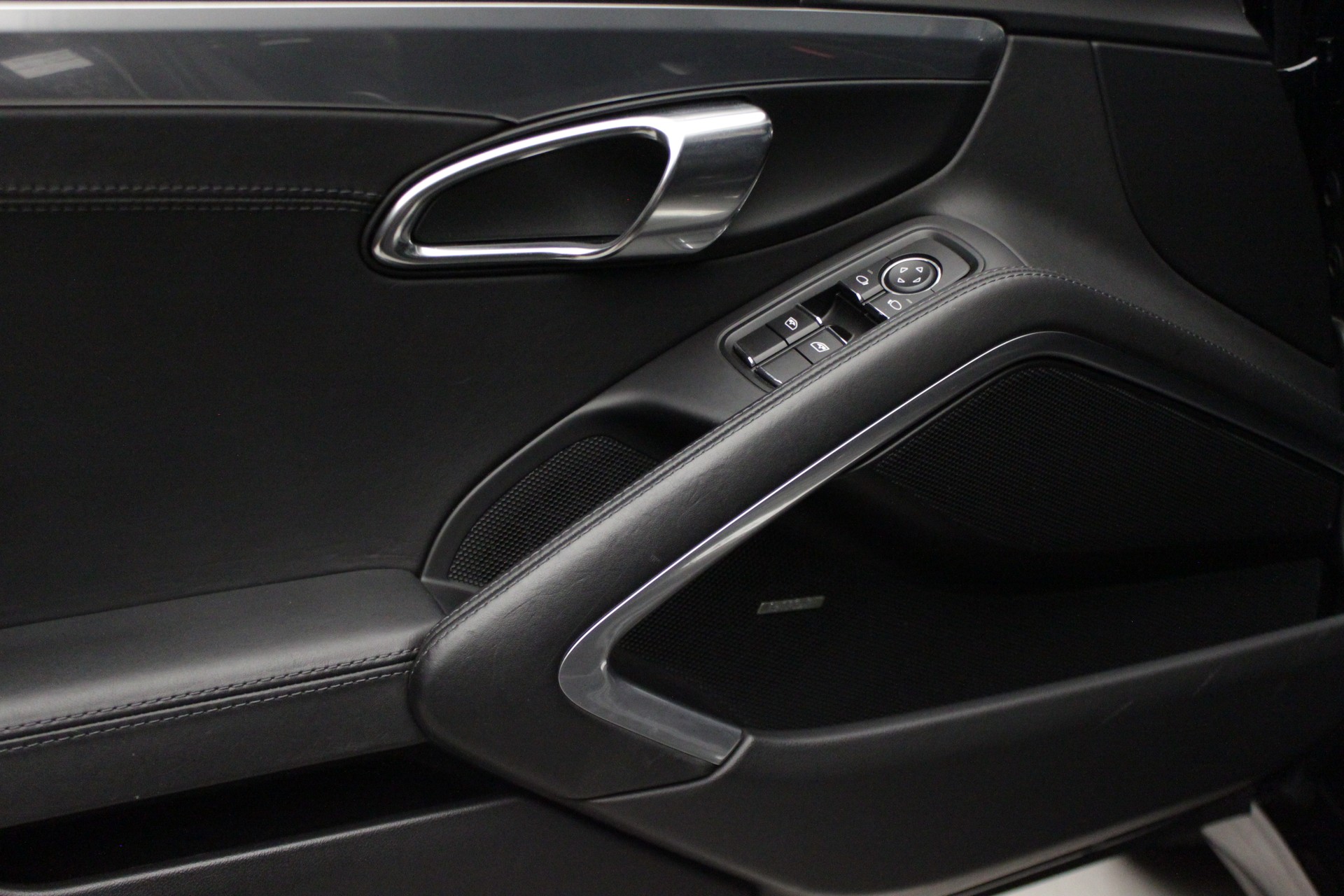 PORSCHE 911 Carrera 4 PDK-image-19