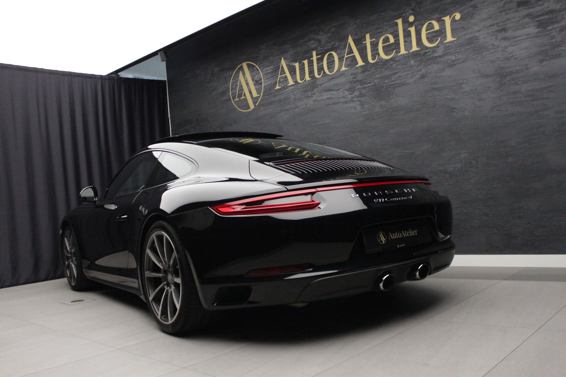 PORSCHE 911 Carrera 4 PDK-image-9