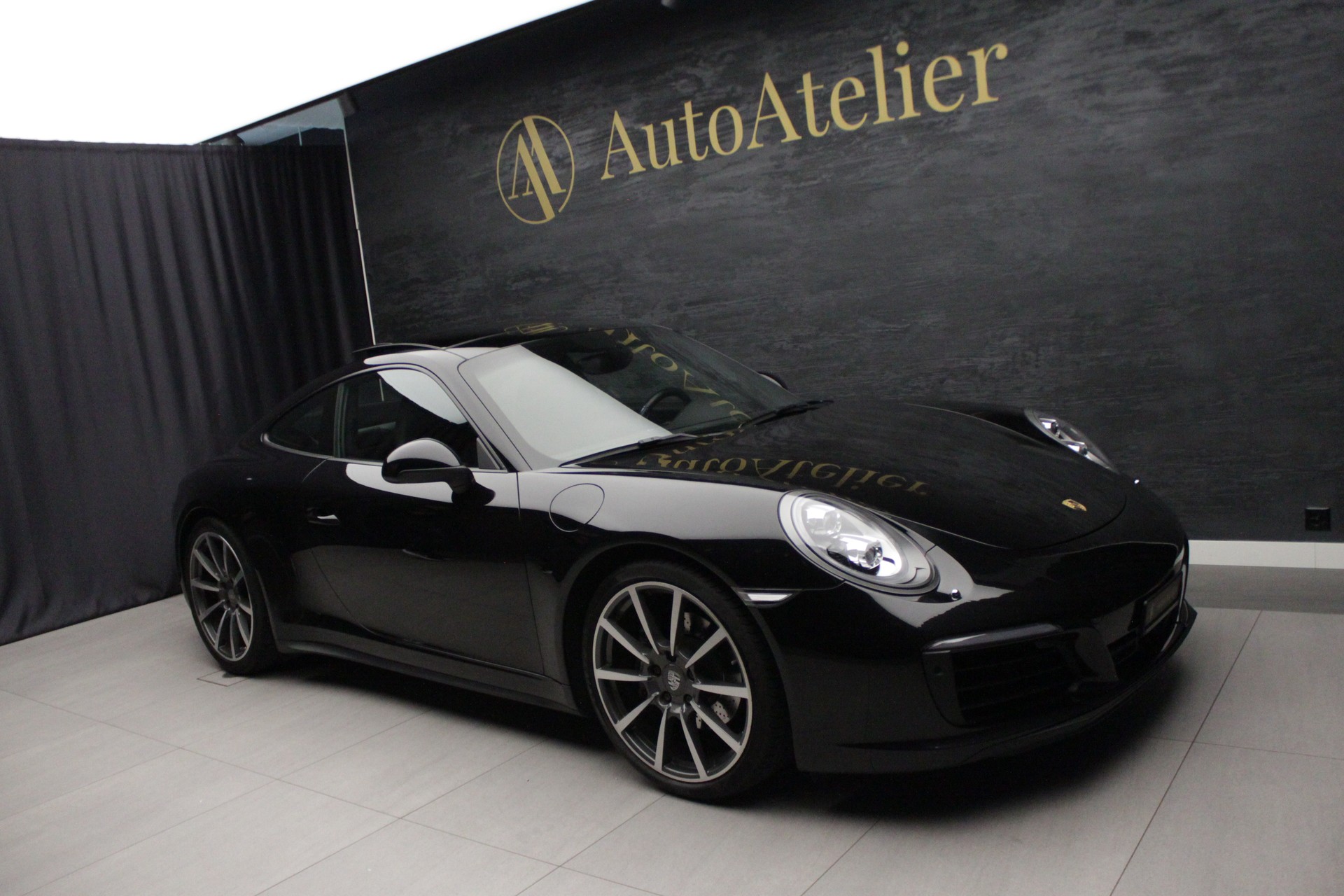 PORSCHE 911 Carrera 4 PDK-showroom-element-3