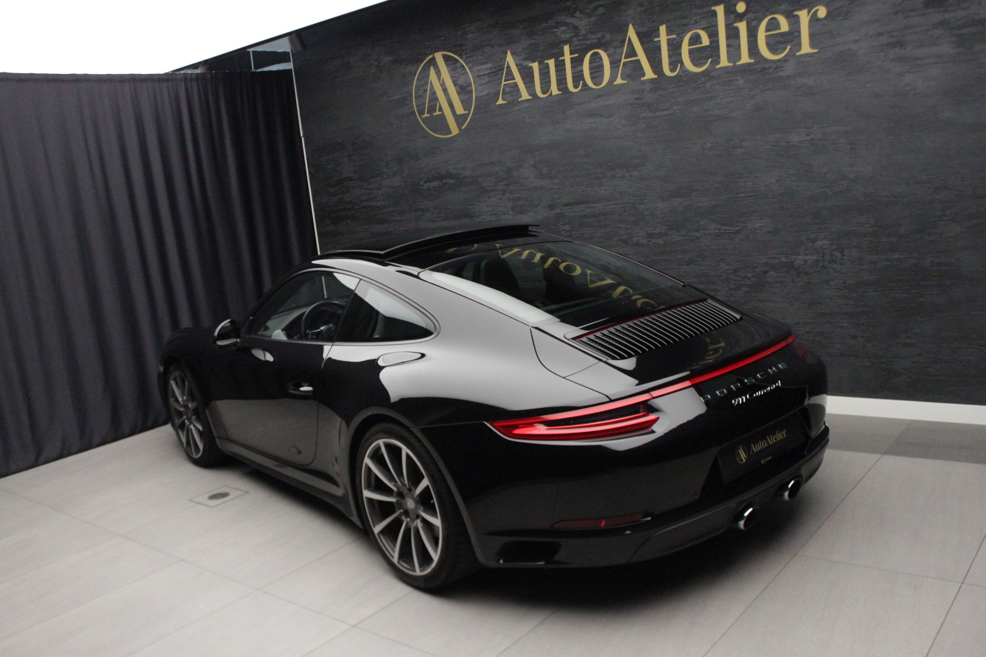 PORSCHE 911 Carrera 4 PDK-image-11
