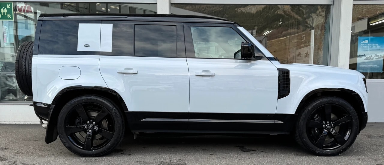 LAND ROVER Defender 110 525 V8 5.0 AT8-image-1