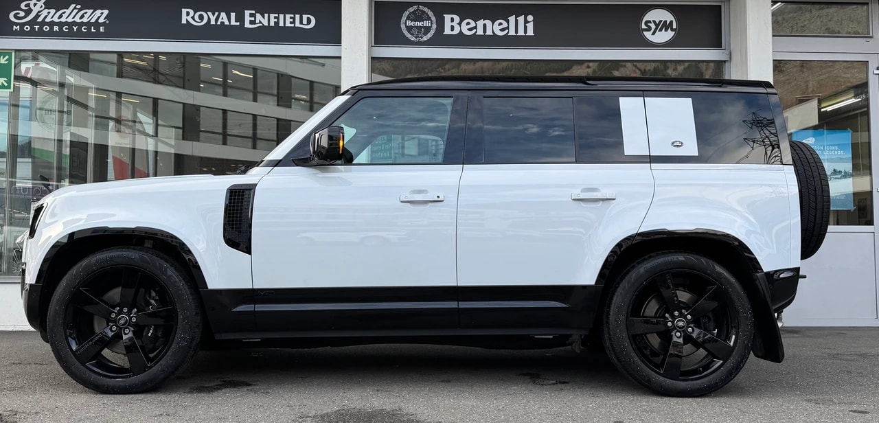 LAND ROVER Defender 110 525 V8 5.0 AT8-image-2