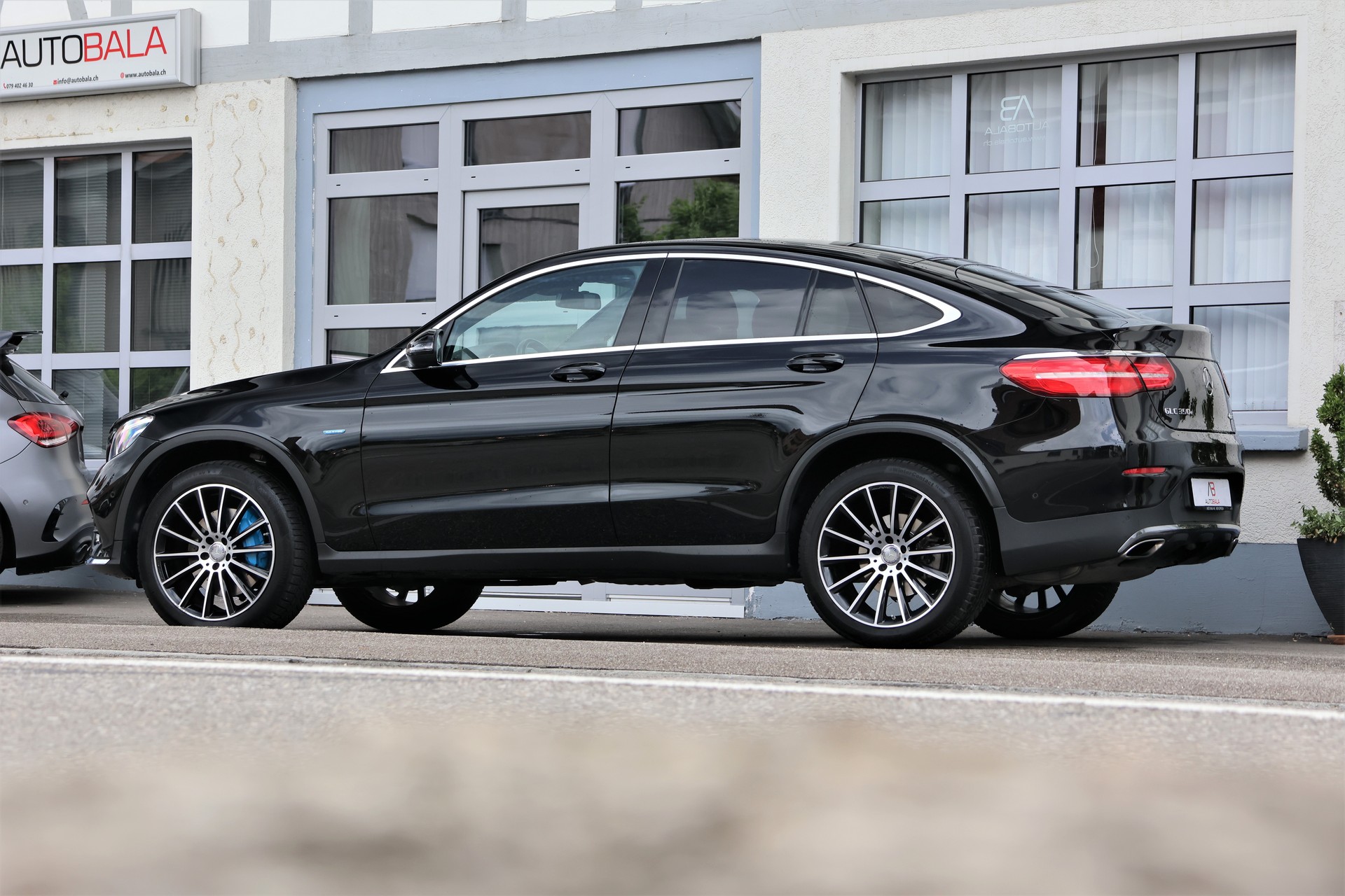 MERCEDES-BENZ GLC Coupé 350 e AMG Line 4Matic 7G-Tronic (CH)-image-3