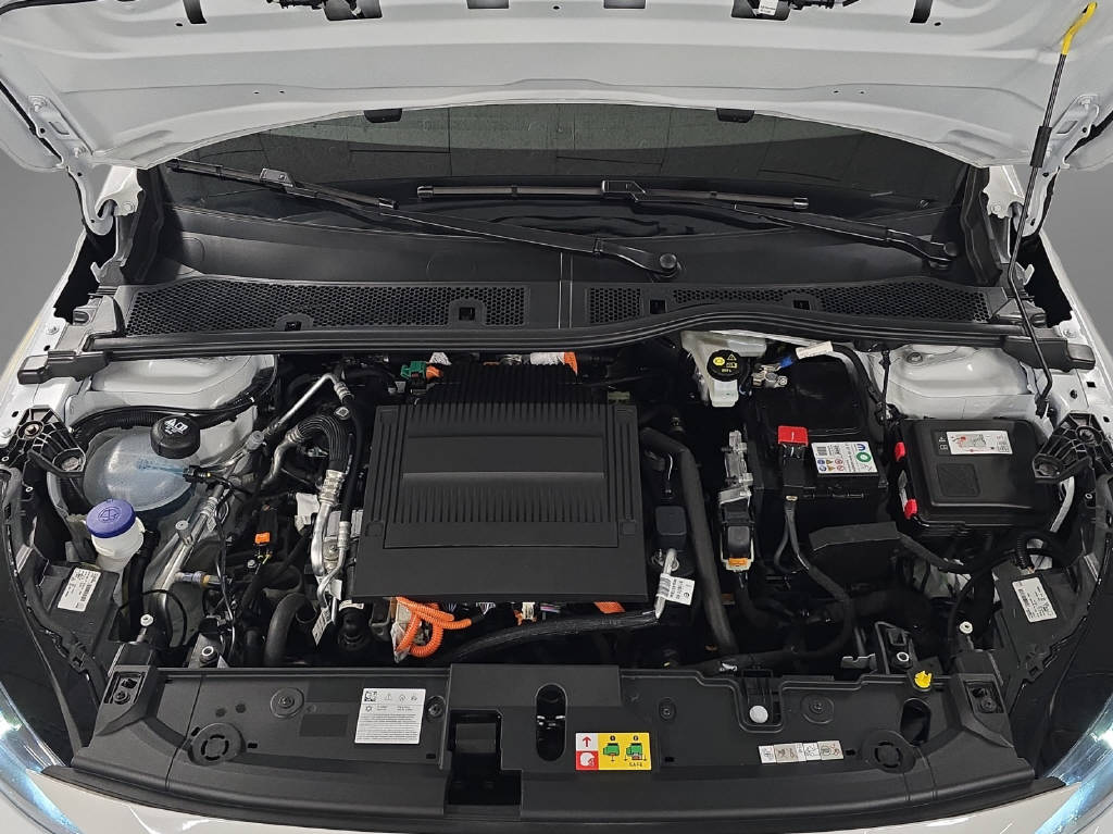 PEUGEOT 208 e-Allure-image-8