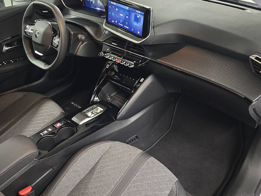 PEUGEOT 208 e-Allure-image-10