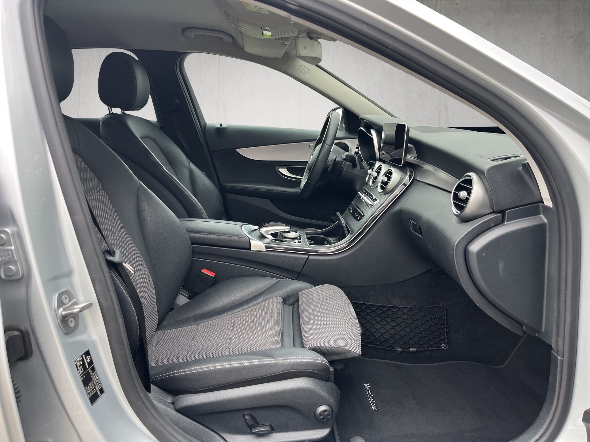 MERCEDES-BENZ C 180 9G-Tronic-image-10
