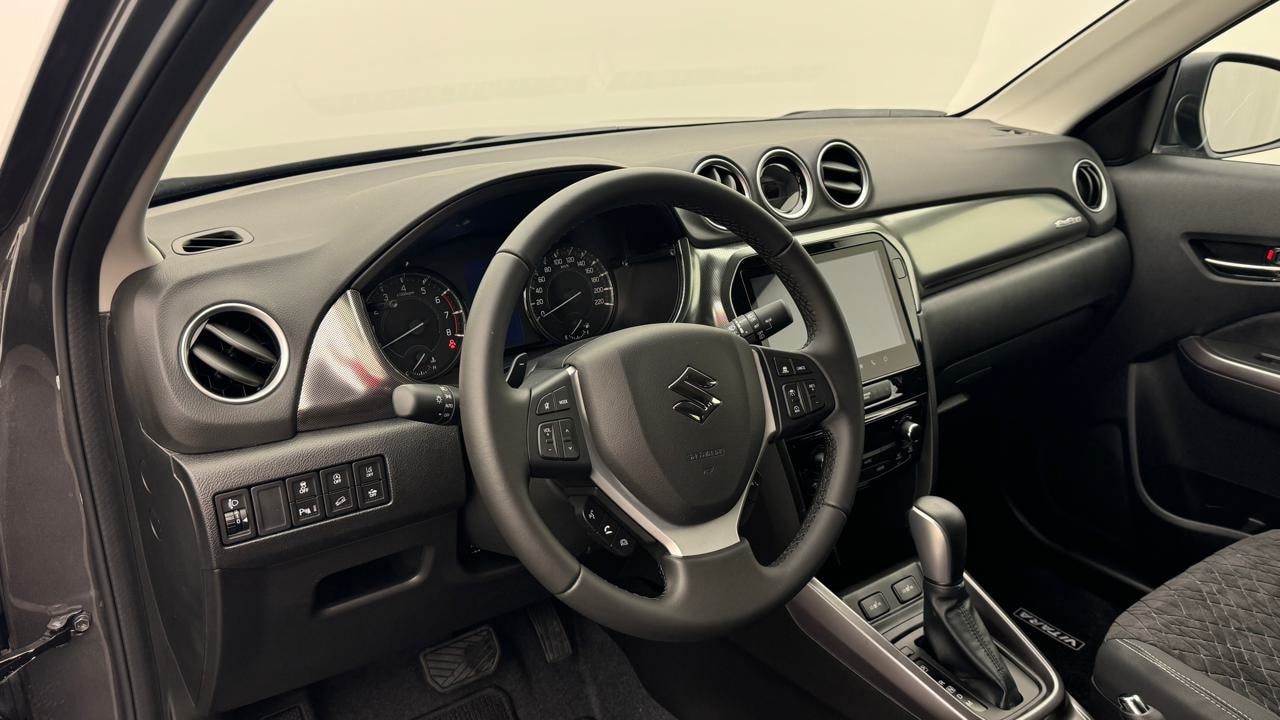 SUZUKI Vitara 1.4 Boosterjet Compact Top 4x4 Hybrid Automatic-image-6