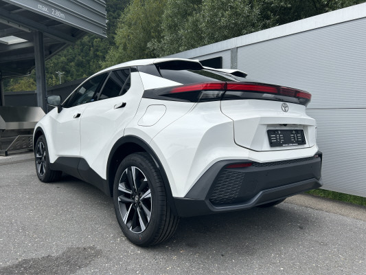 TOYOTA C-HR 2.0 PHEV CVT Swi Ed-image-3