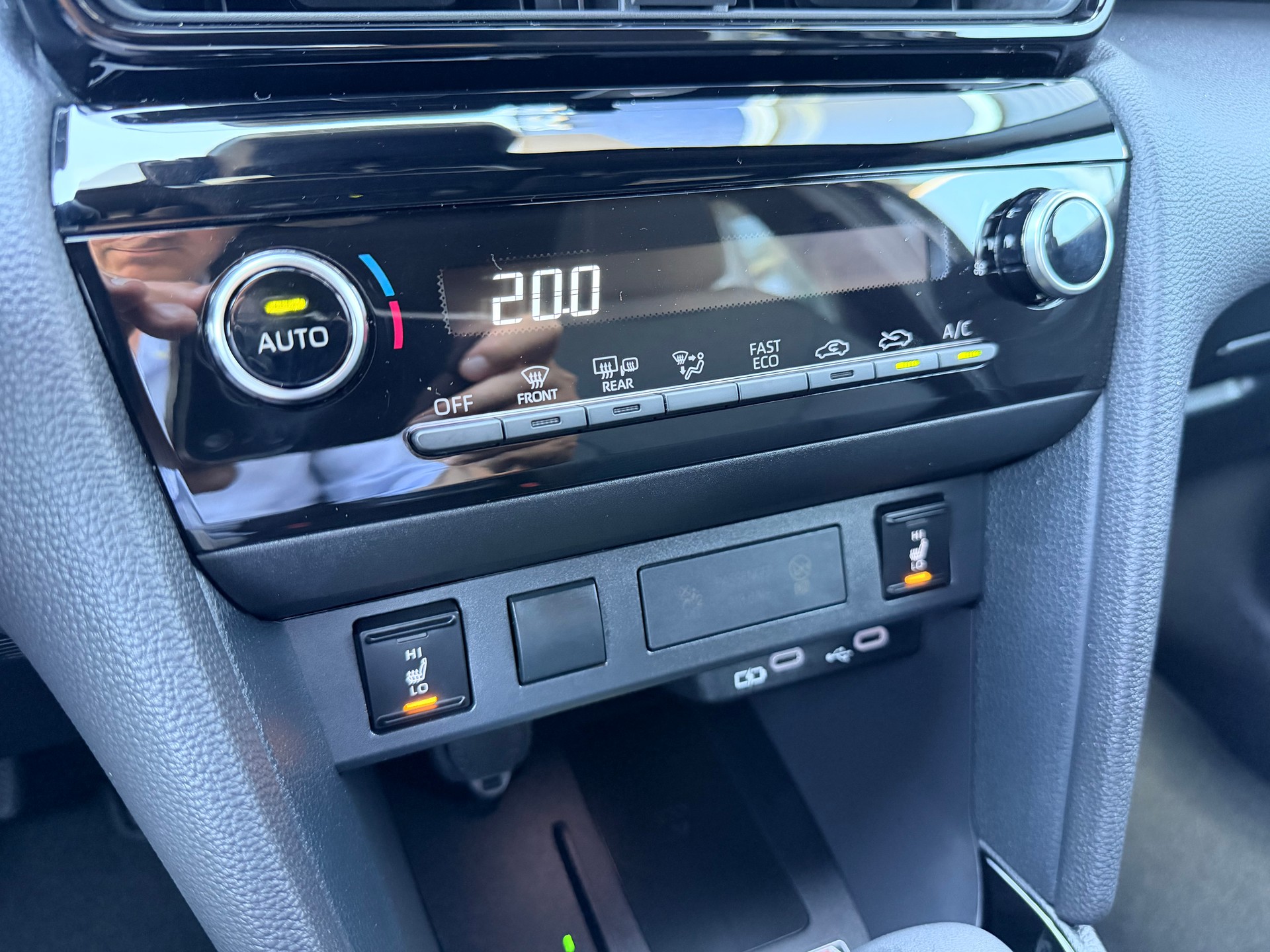 TOYOTA Yaris Cross 1.5 Trend e-CVT-image-24