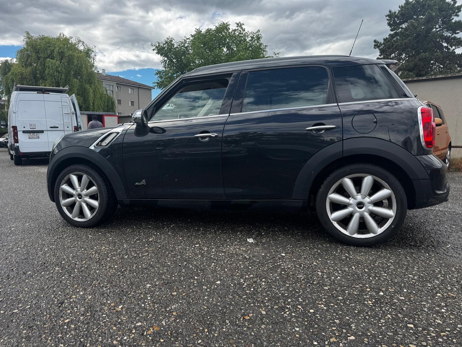 MINI Countryman Cooper S ALL4 Snowhill-image-5