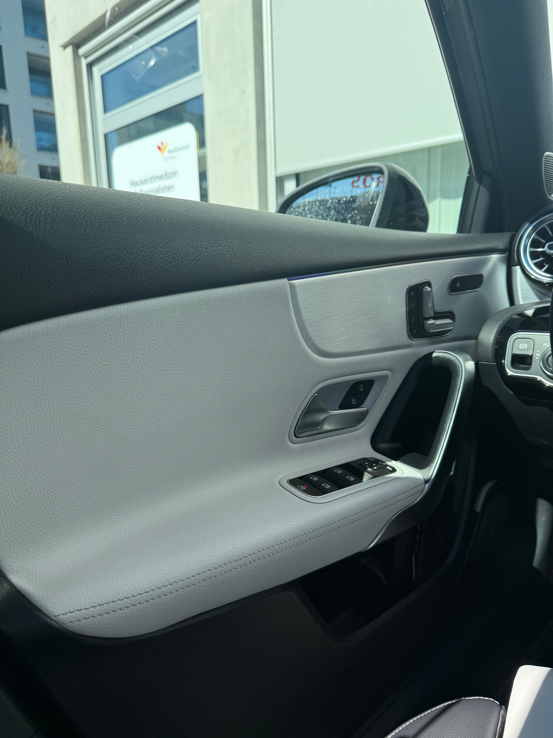 MERCEDES-BENZ A 250 4Matic AMG Line 4Matic 7G-DCT-image-7