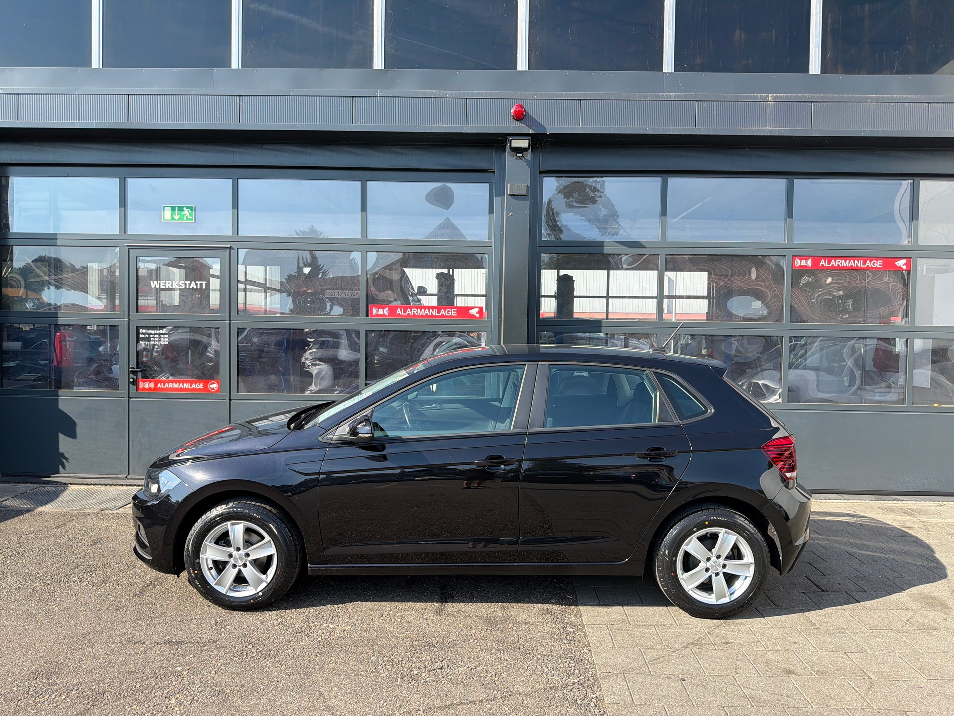VW Polo 1.0 TSI BMT Trendline-image-2