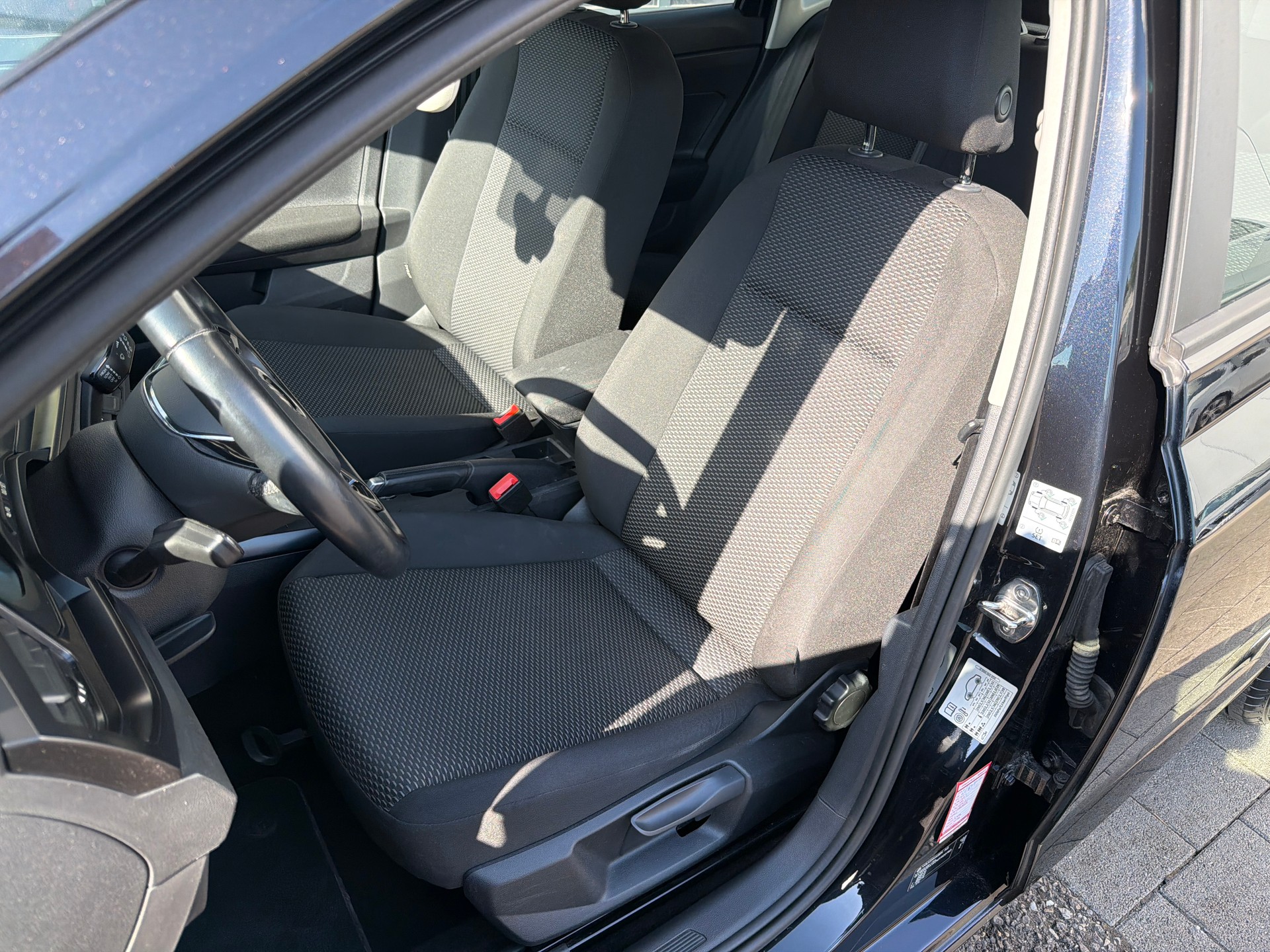 VW Polo 1.0 TSI BMT Trendline-image-8