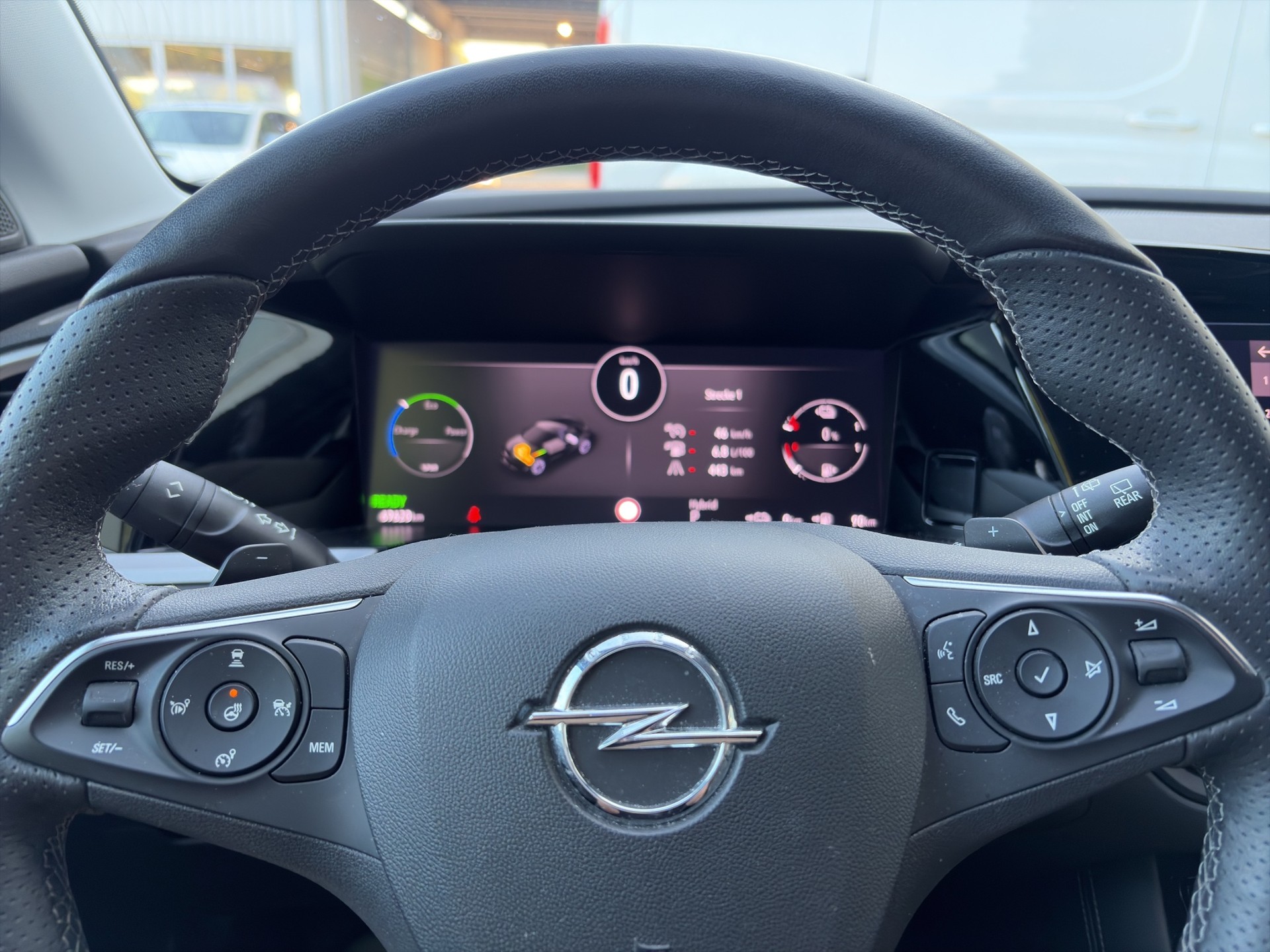 OPEL Grandland 1.6 Hybrid4 GSe Automatik-image-4