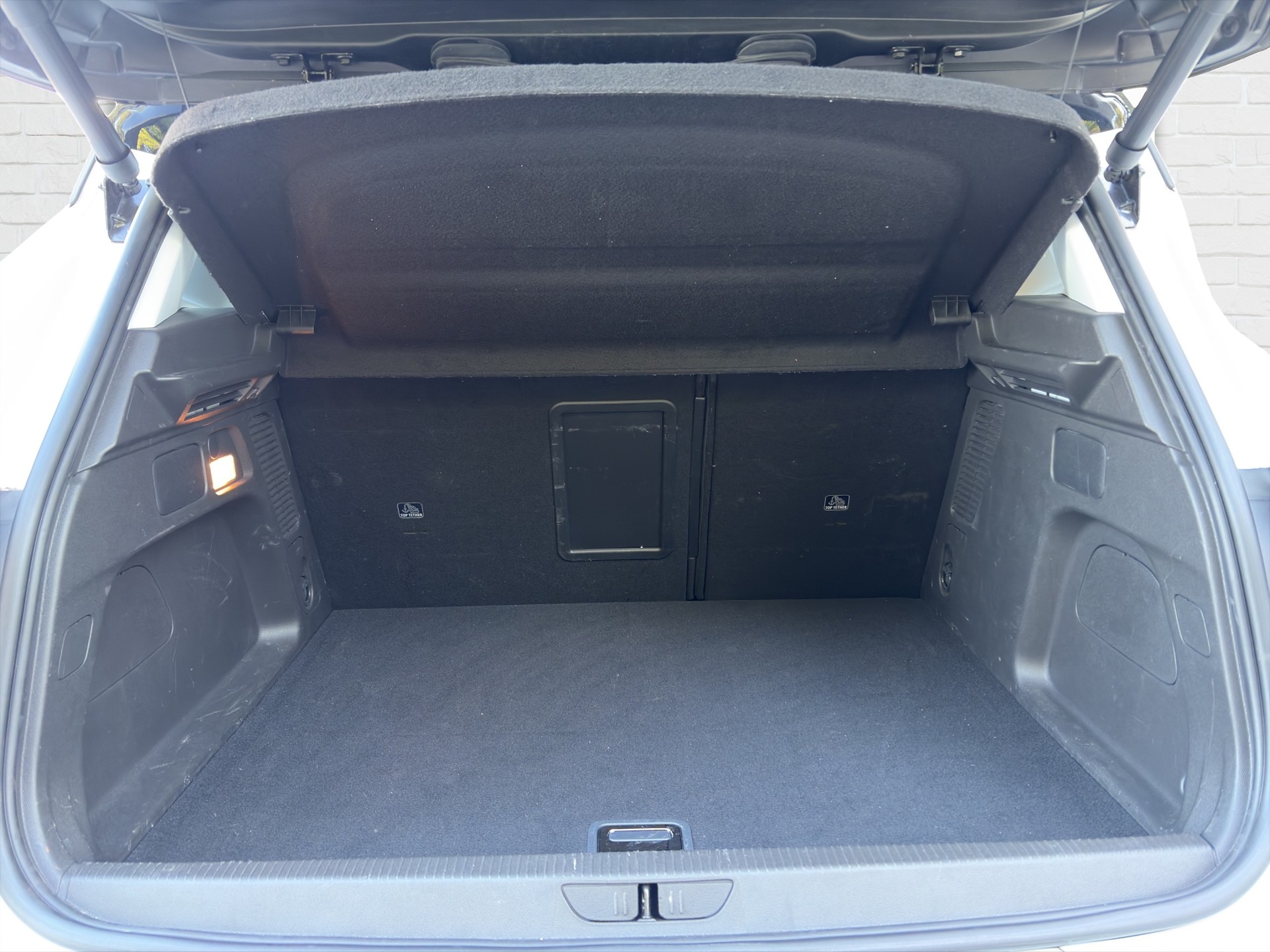 OPEL Grandland 1.6 Hybrid4 GSe Automatik-image-8