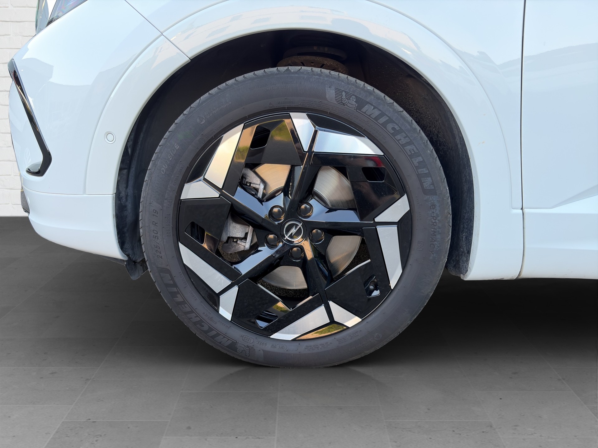 OPEL Grandland 1.6 Hybrid4 GSe Automatik-image-9