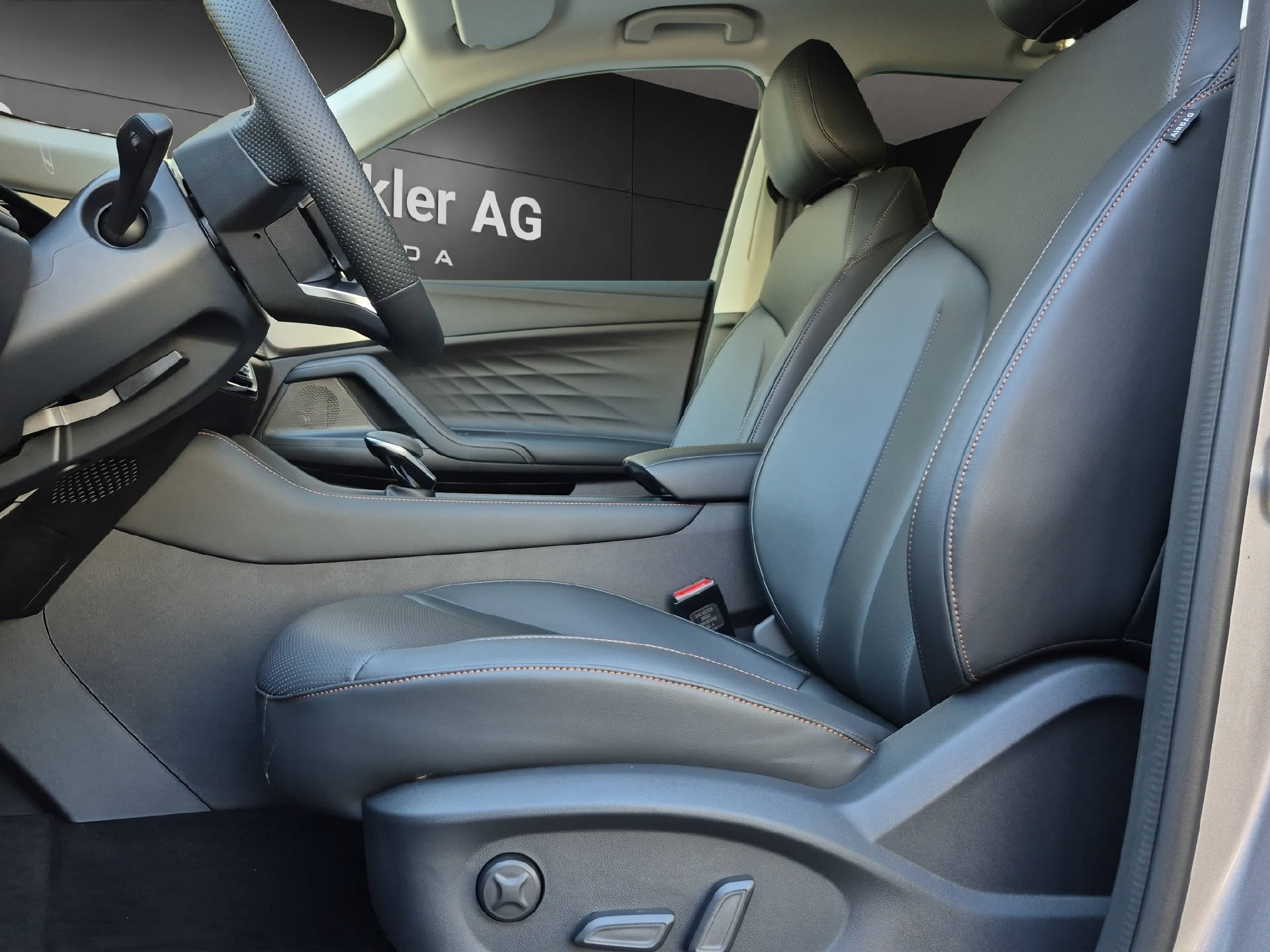 MG HS 1.5 Hybrid Luxury-image-9