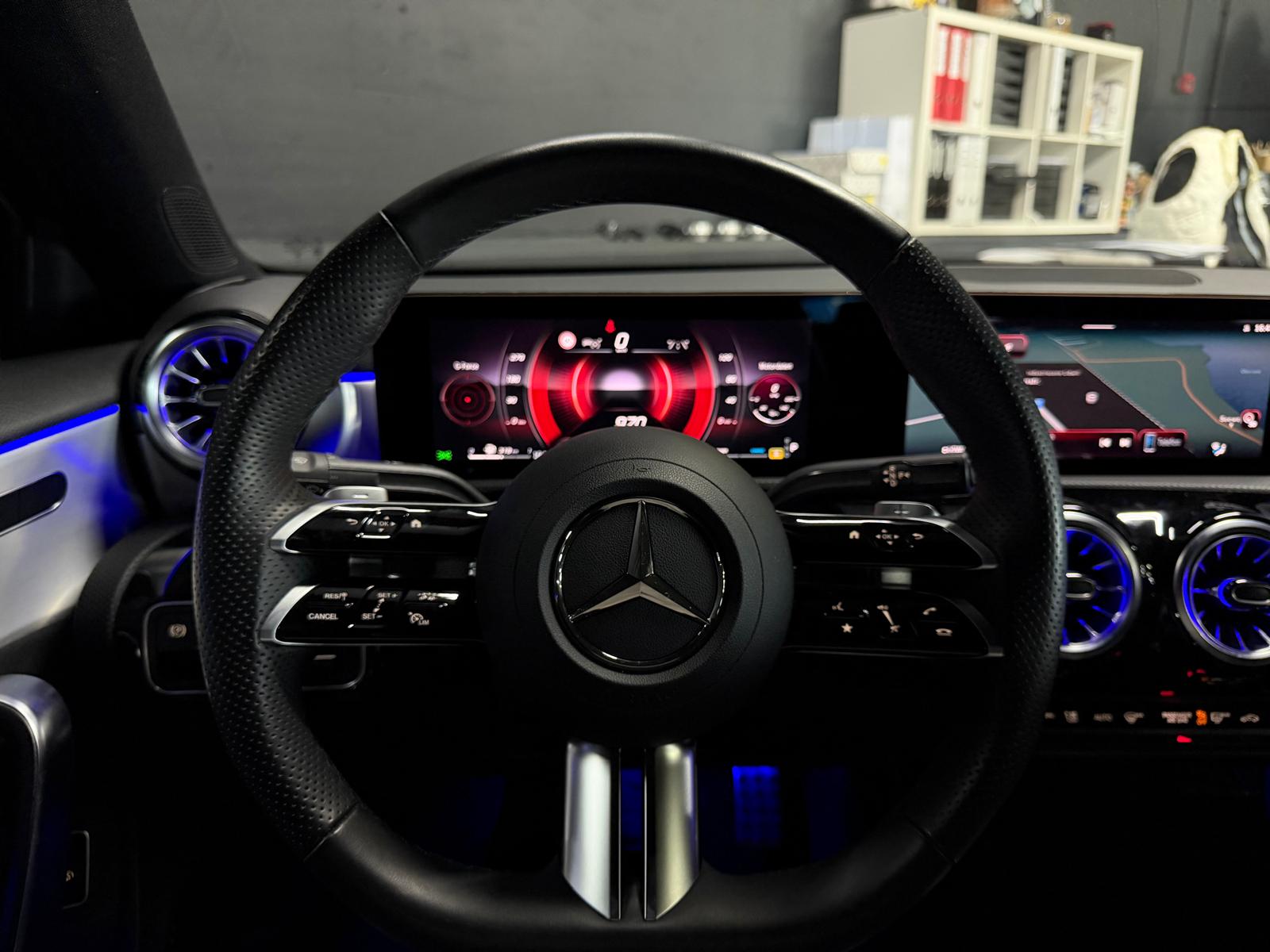 MERCEDES-BENZ A 200 AMG (A45 AMG Optik) 8G-DCT Limited Red&Black Performance-image-28