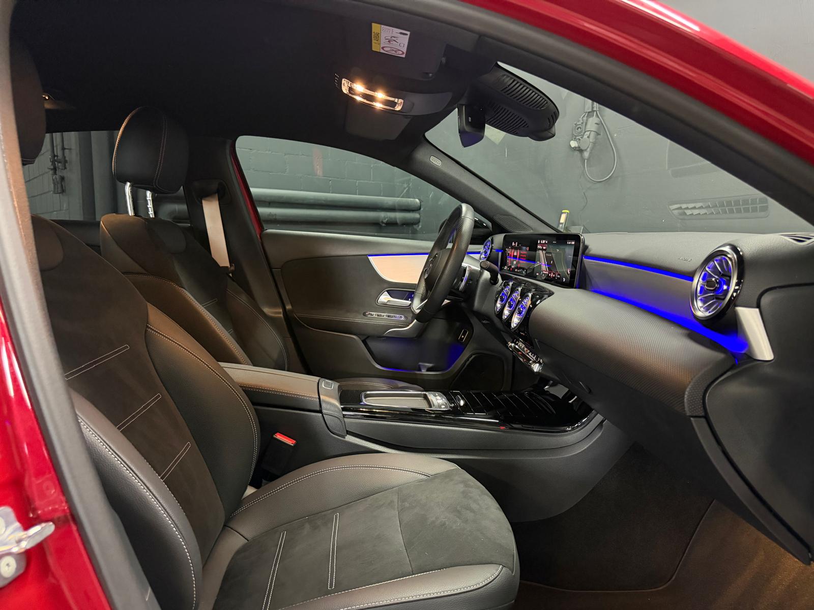 MERCEDES-BENZ A 200 AMG (A45 AMG Optik) 8G-DCT Limited Red&Black Performance-image-14