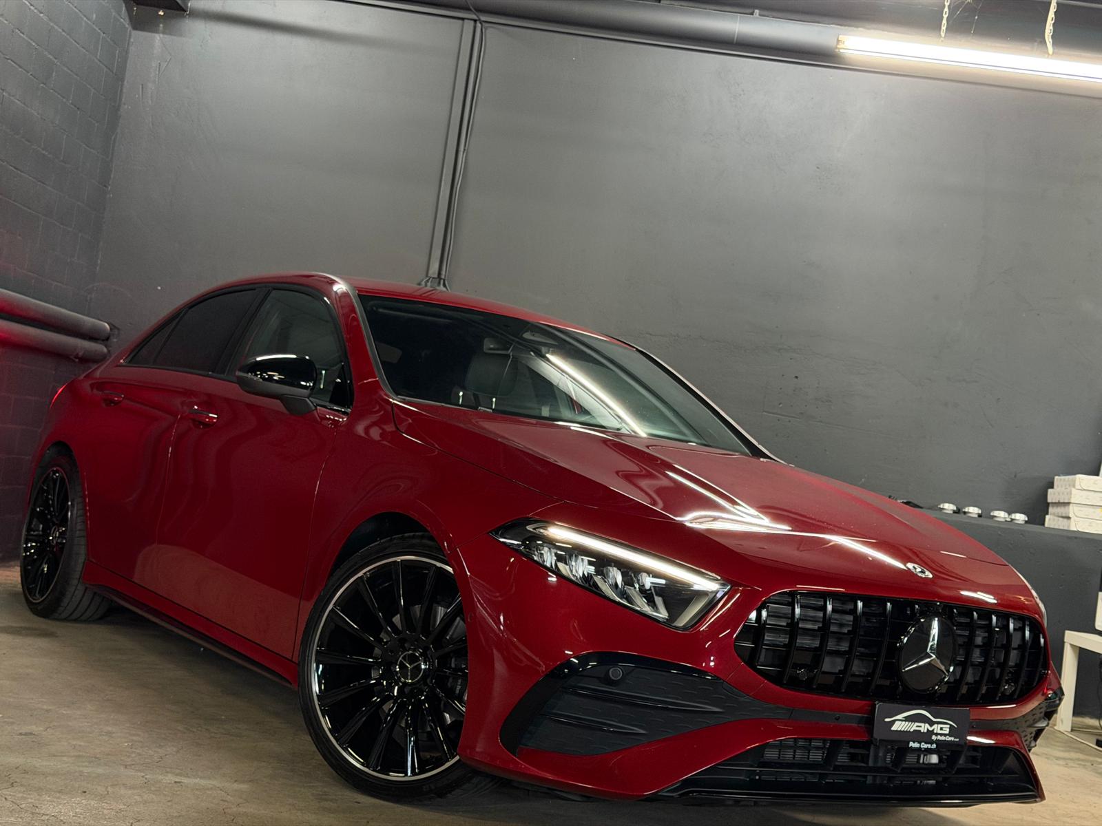 MERCEDES-BENZ A 200 AMG (A45 AMG Optik) 8G-DCT Limited Red&Black Performance-image-0