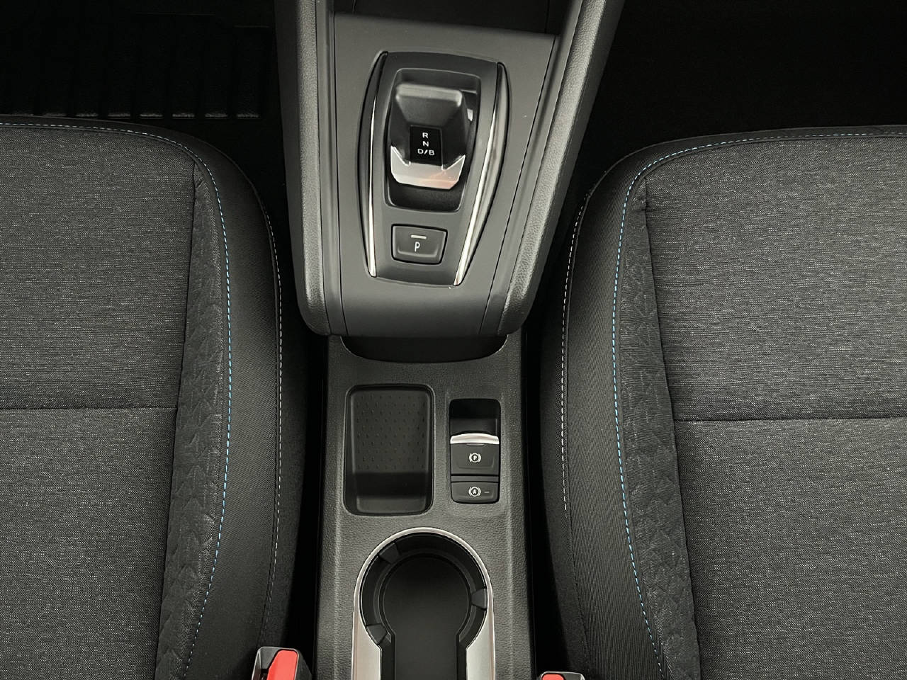 RENAULT Captur 1.3 TCe 140 evolution EDC-image-13