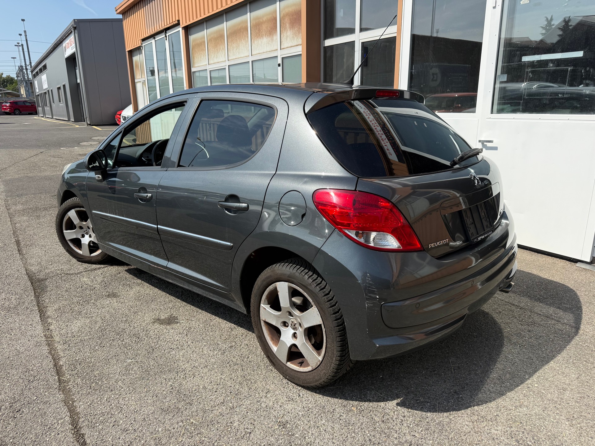 PEUGEOT 207 1.6 16V Turbo Sport-image-3