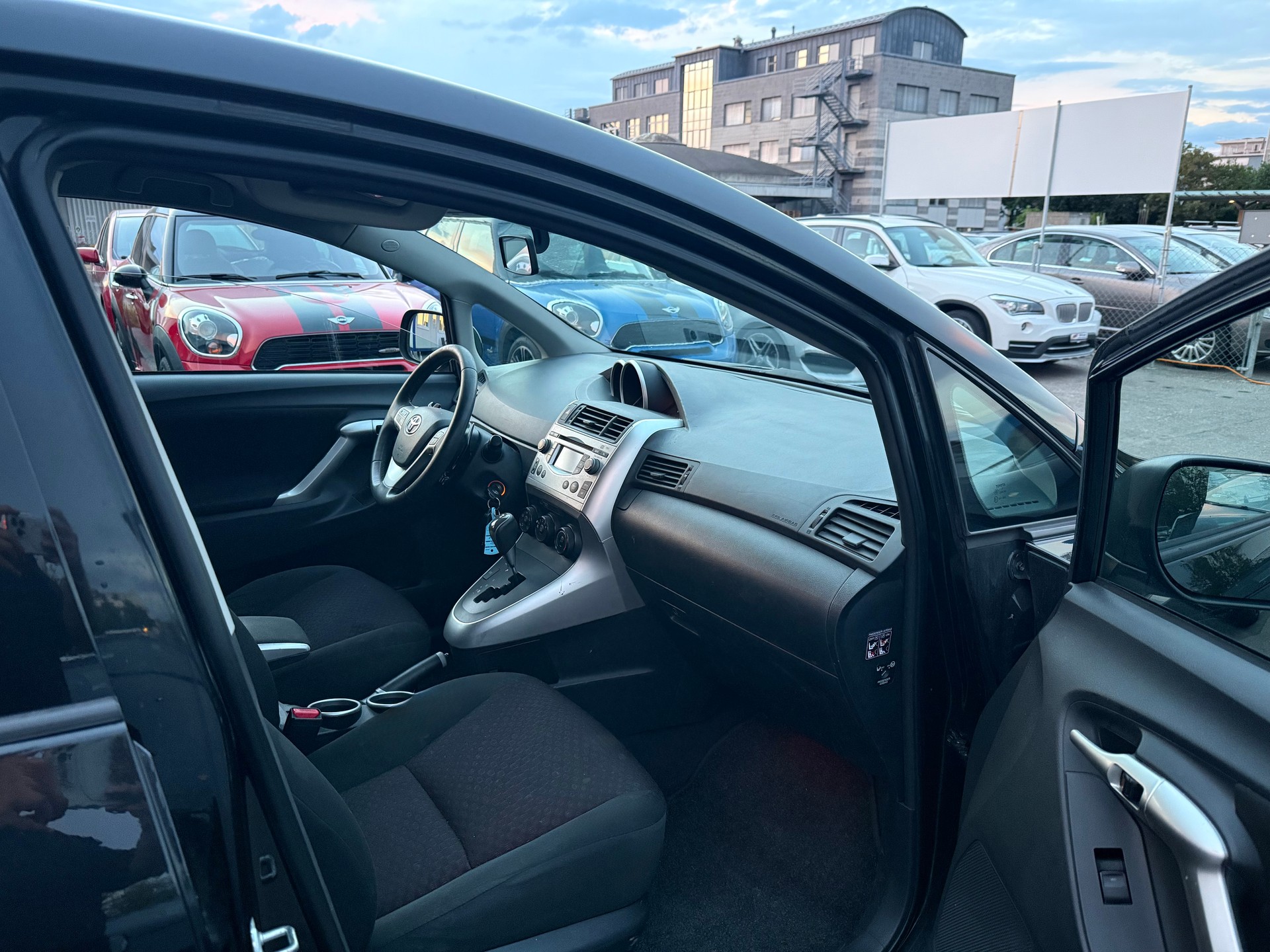 TOYOTA Verso 1.8 Linea Luna Multidrive / Frisch ab MFK / Servicegepflegt bei TOYOTA / 7 Plätzer / 8-fach bereift / Tempomat / Klima-image-7