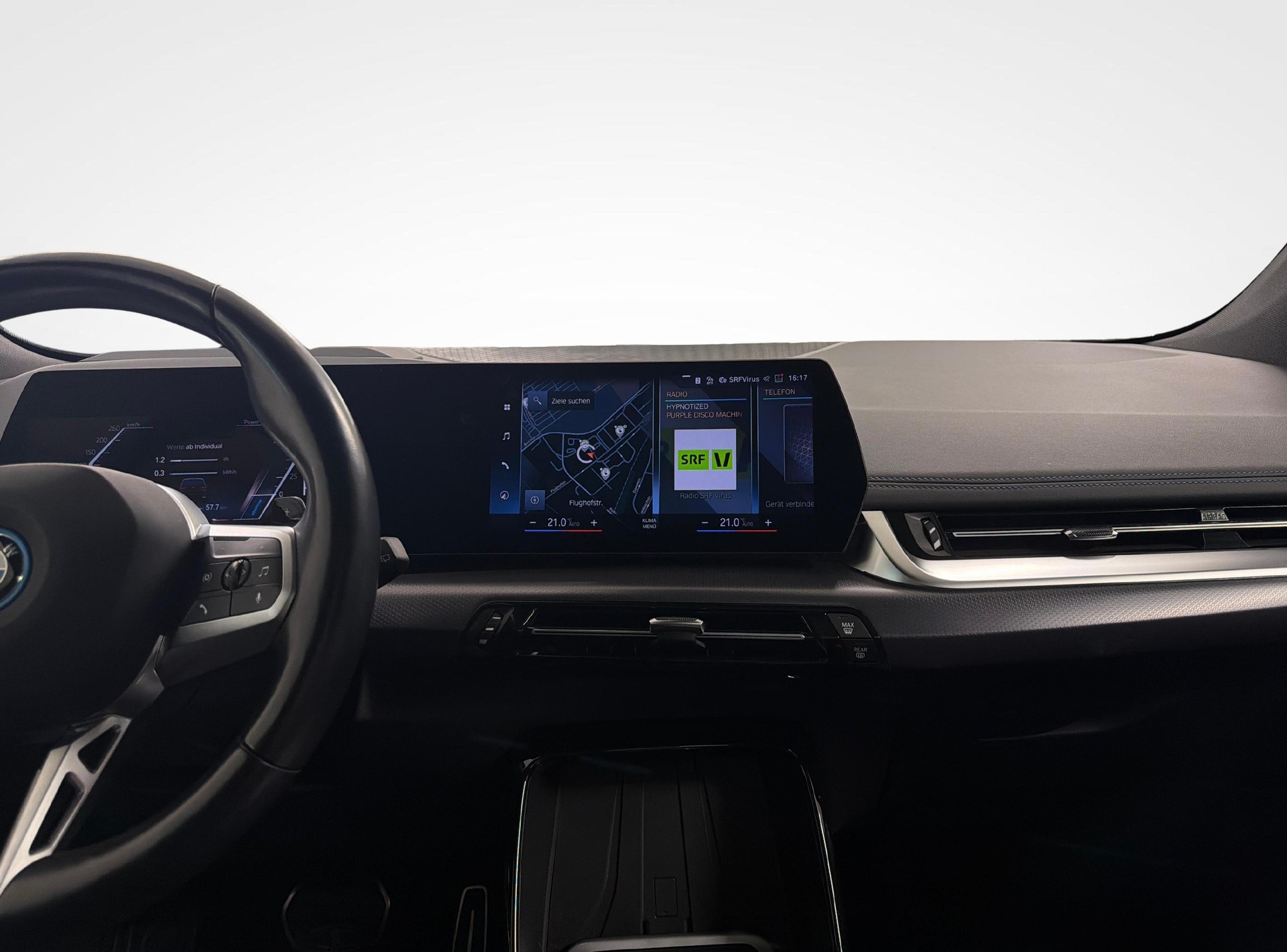 BMW 230e xDrive paddles Active Tourer-image-13