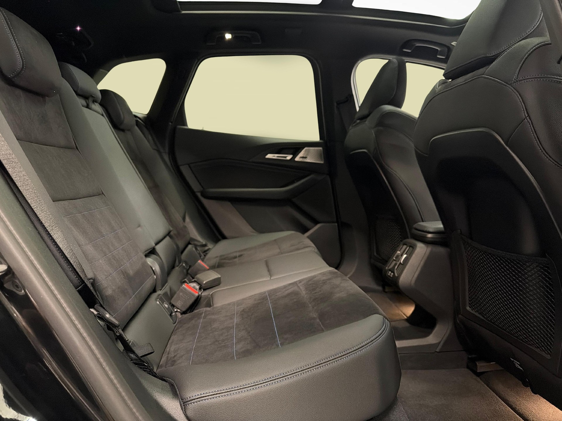 BMW 230e xDrive paddles Active Tourer-image-10