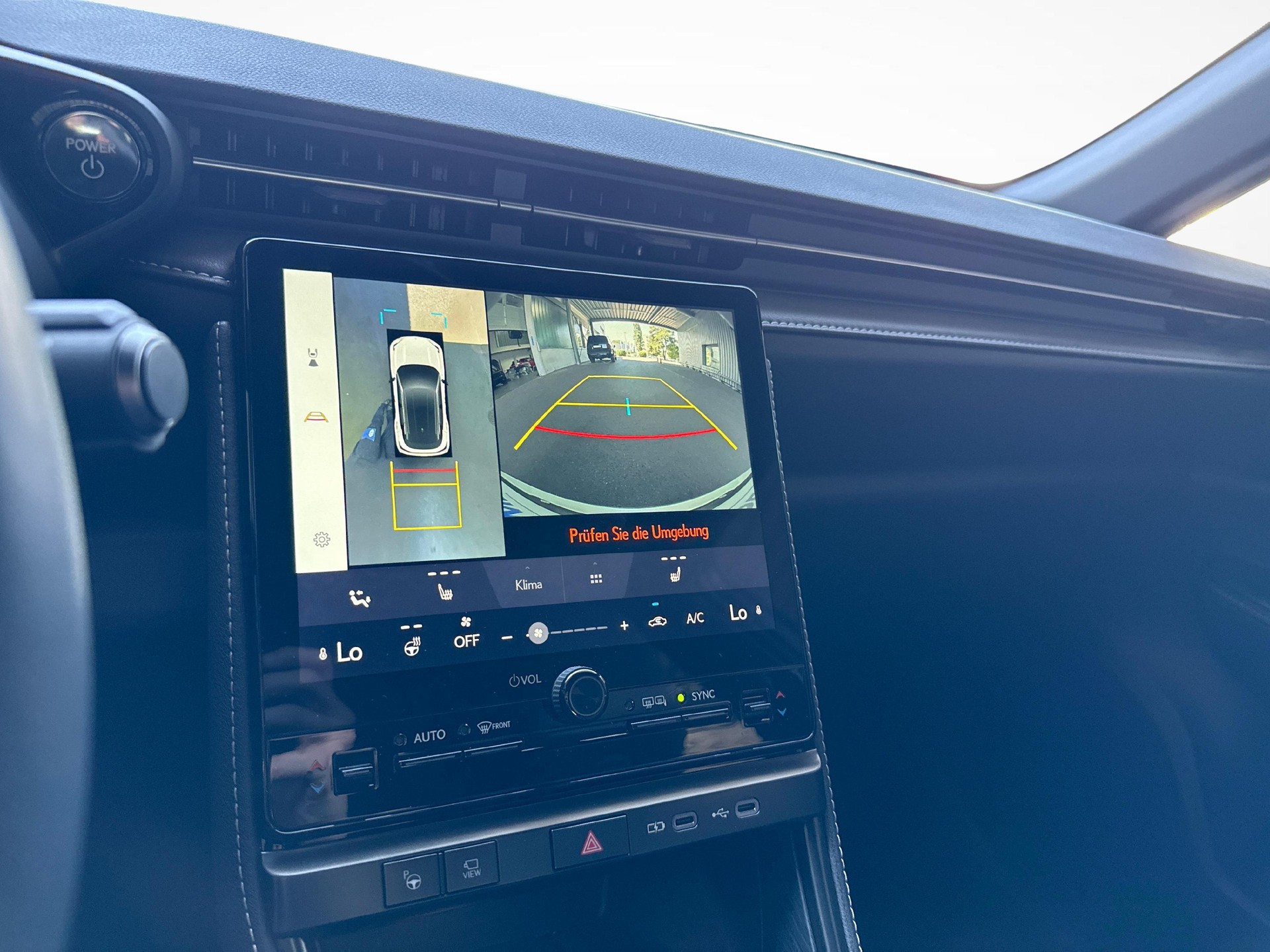 LEXUS LBX 1.5 Hybrid Relax AWD-image-12