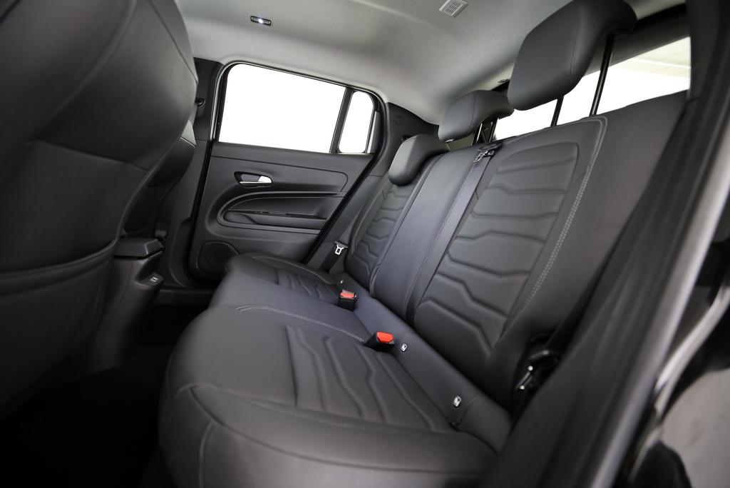 JEEP Avenger Summit-image-8