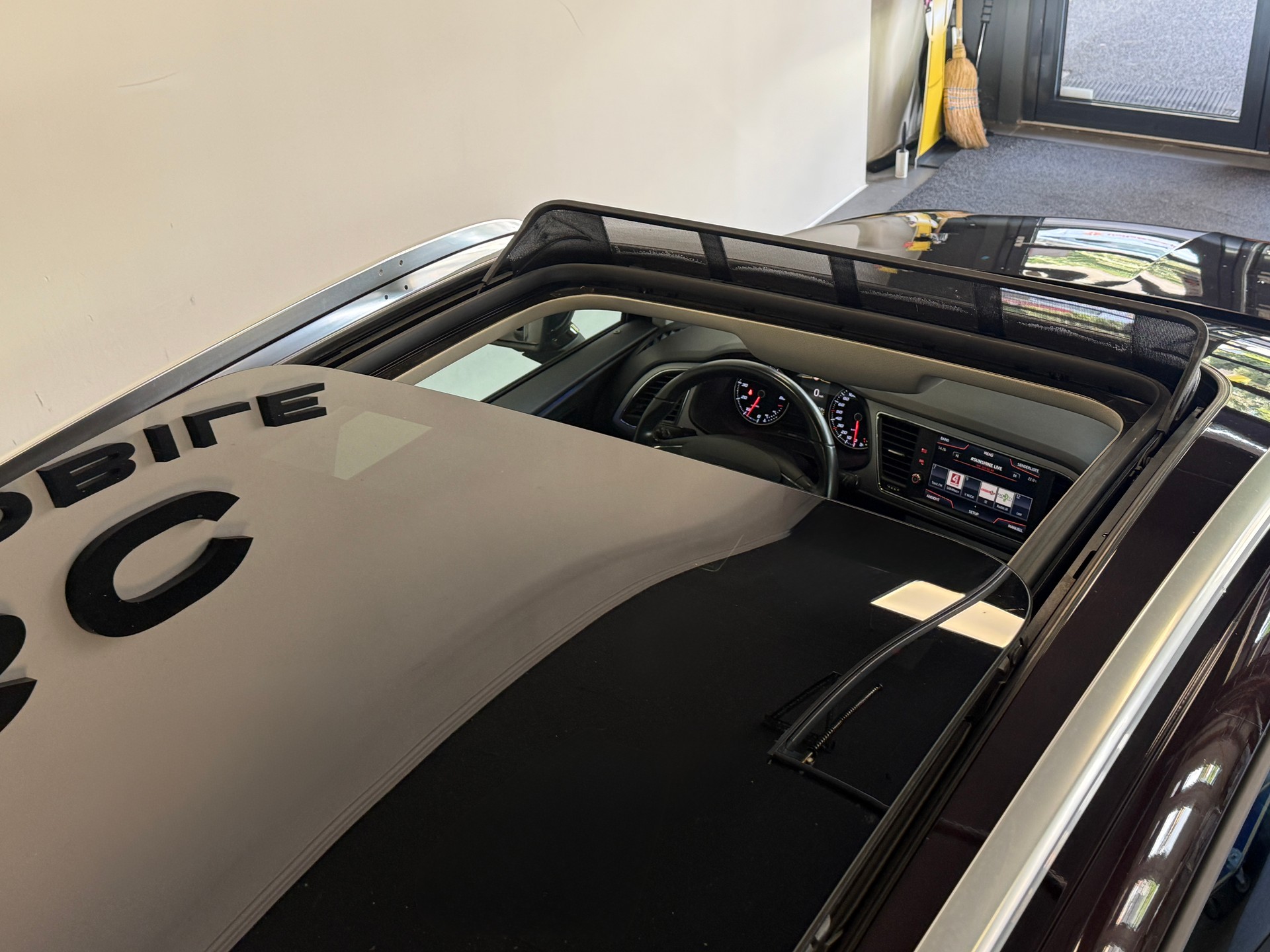 SEAT Leon ST 1.4 TSI ACT Xcellence DSG *Panoramaglasdach*-image-4