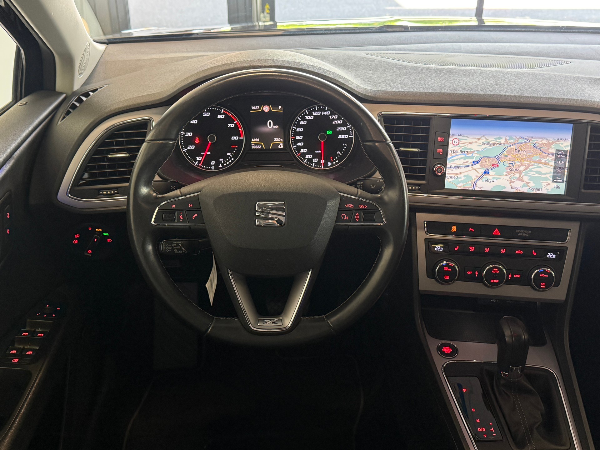 SEAT Leon ST 1.4 TSI ACT Xcellence DSG *Panoramaglasdach*-image-5