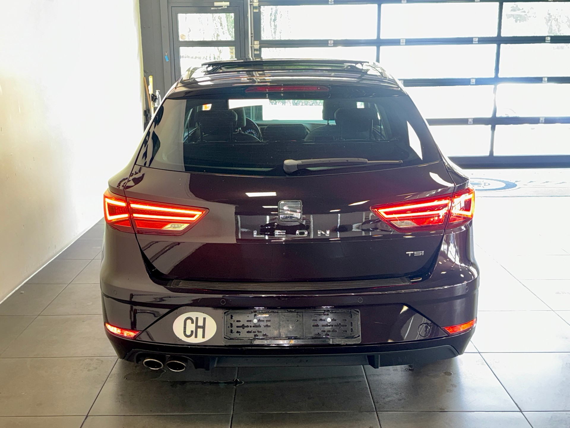 SEAT Leon ST 1.4 TSI ACT Xcellence DSG *Panoramaglasdach*-image-3