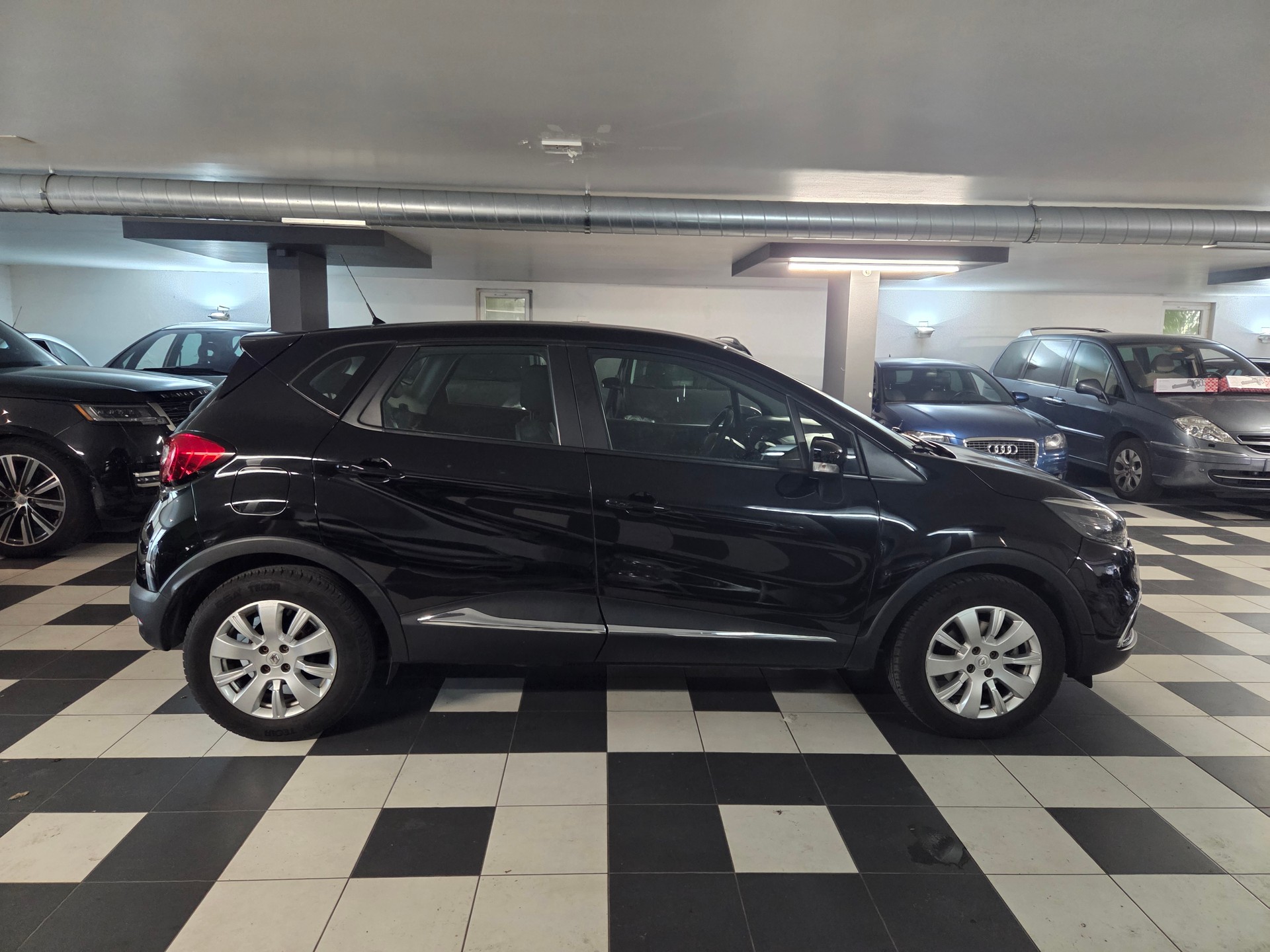 RENAULT Captur 1.2 T 16V Privilège EDC-image-4