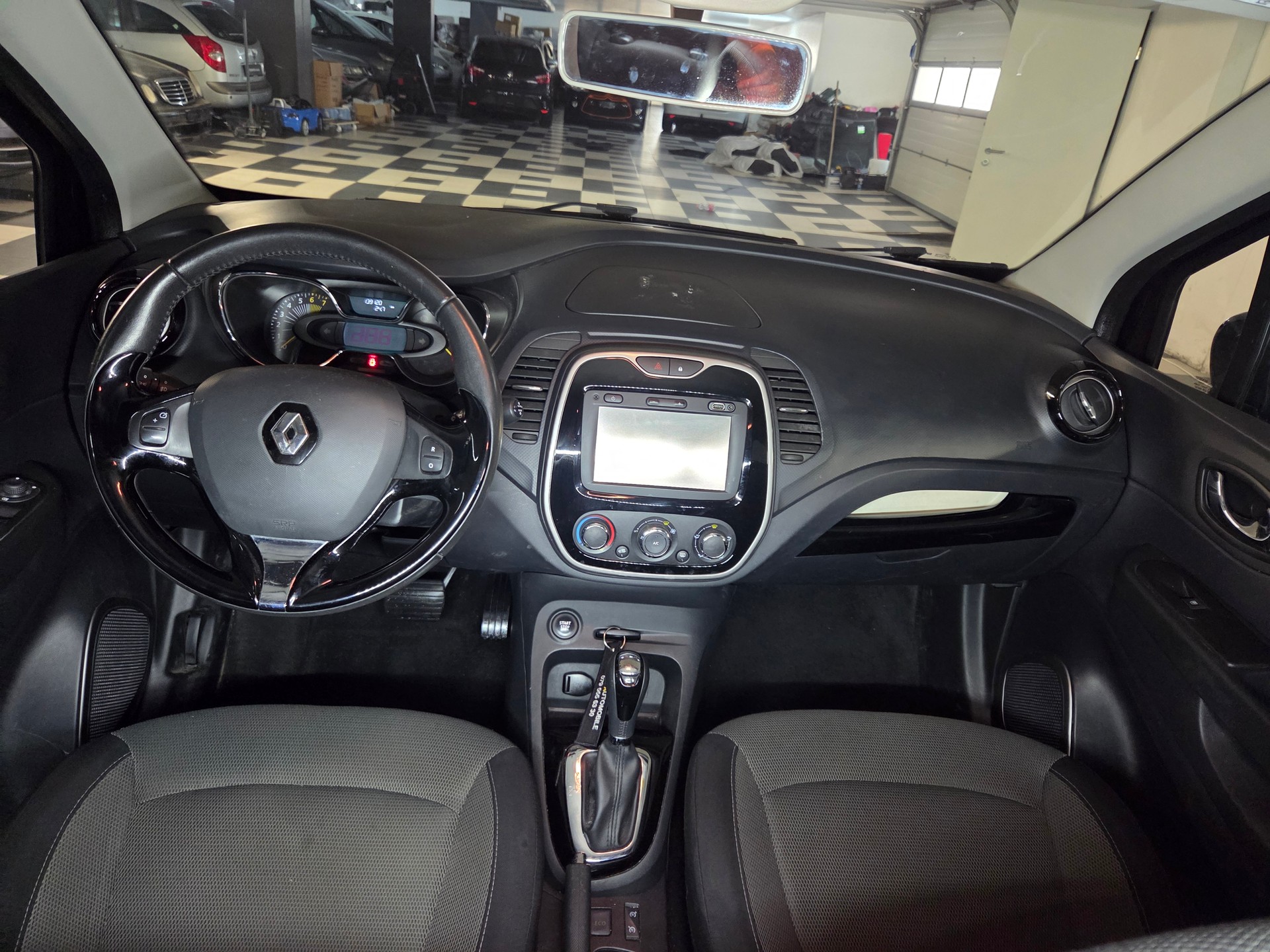 RENAULT Captur 1.2 T 16V Privilège EDC-image-13