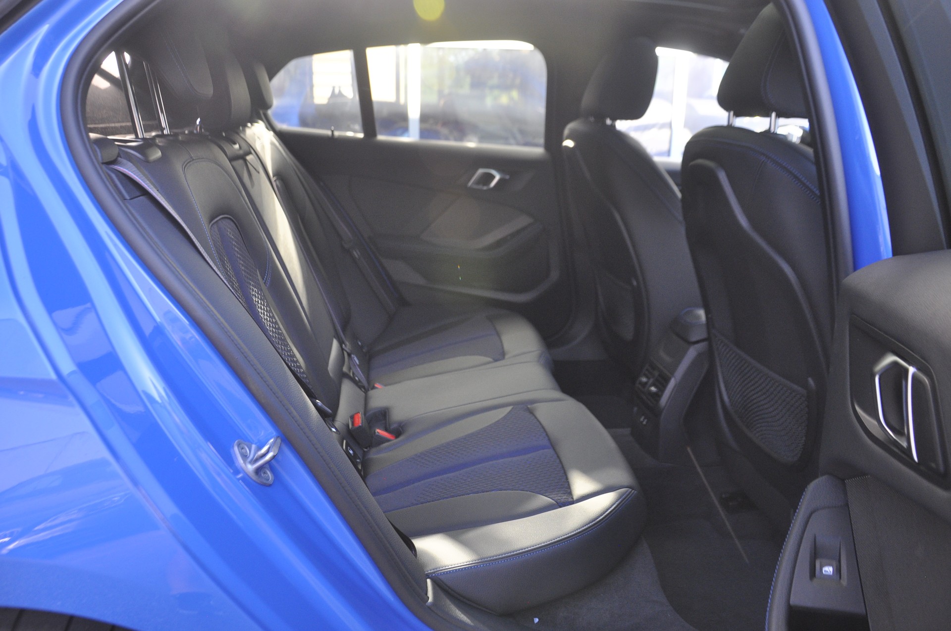 BMW 118i M Sport Pro Steptronic-image-8
