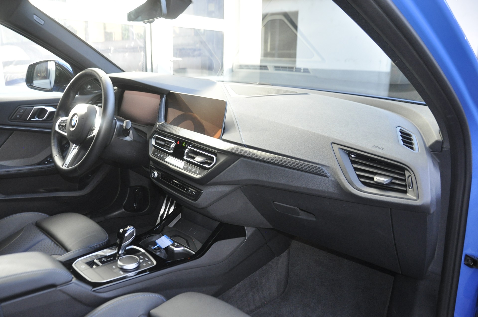 BMW 118i M Sport Pro Steptronic-image-7