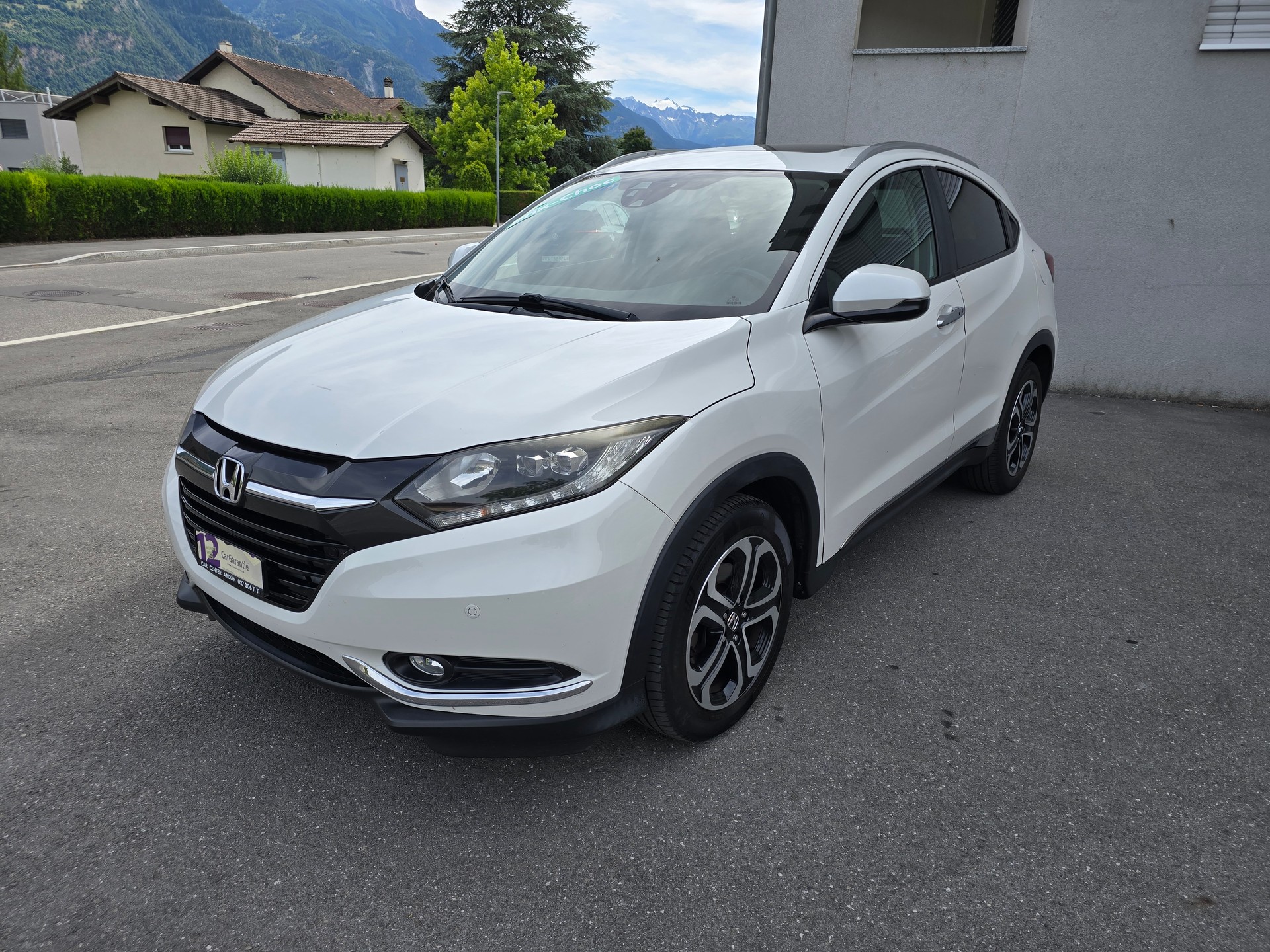 HONDA HR-V 1.5i-VTEC Executive CVT-image-0