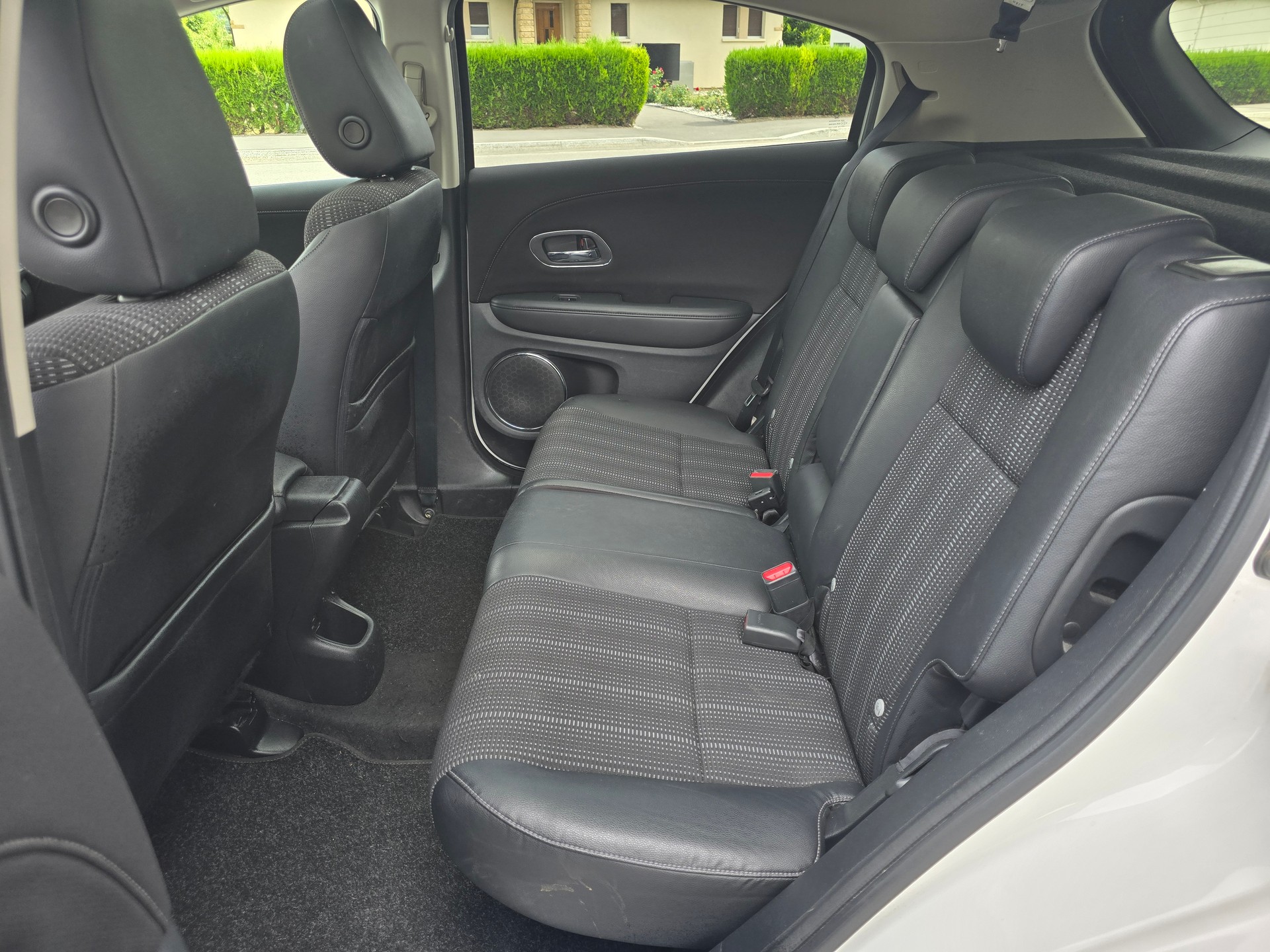 HONDA HR-V 1.5i-VTEC Executive CVT-image-12