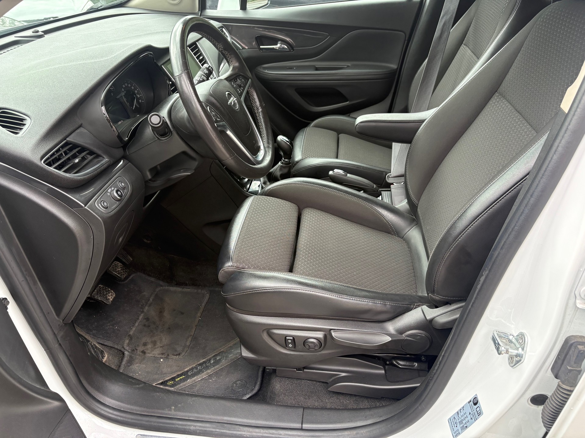 OPEL Mokka X 1.6 CDTi Ultimate 4WD-image-4