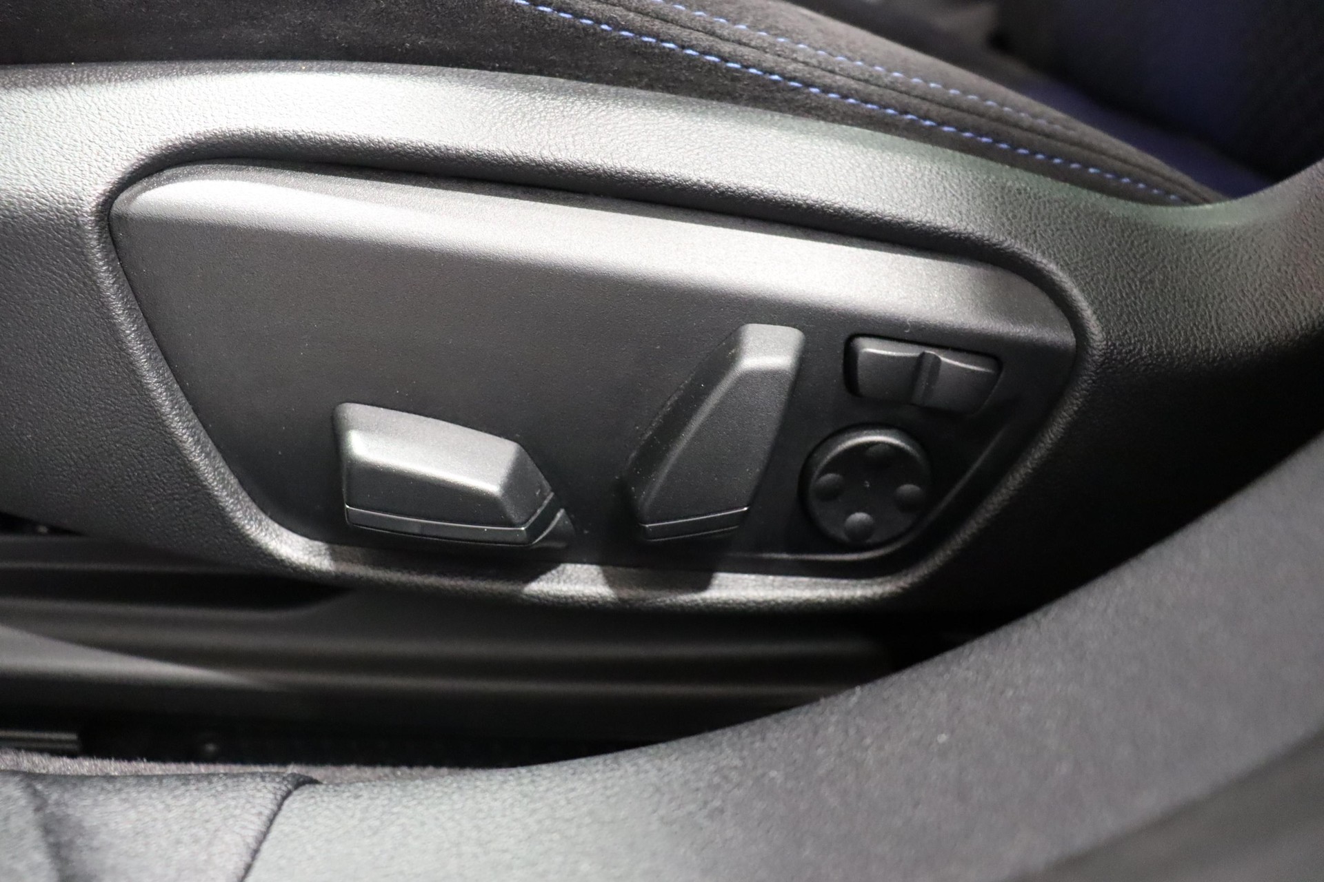 BMW 128ti-image-17