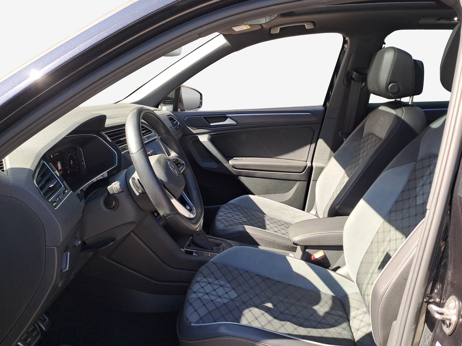 VW Tiguan 1.4TSI PHEV Selection DSG-image-7