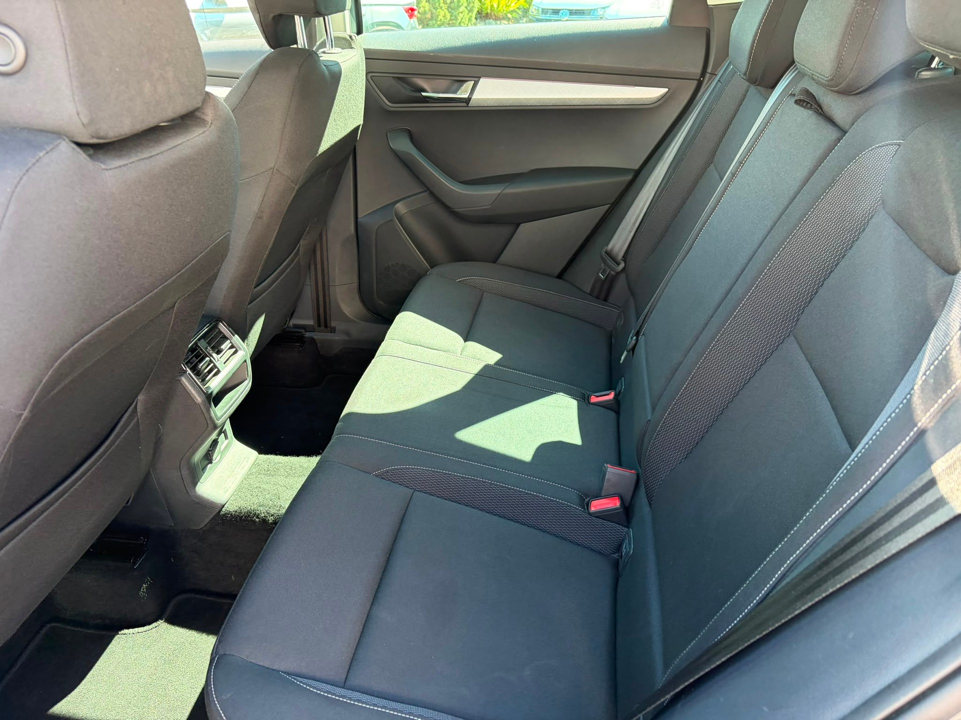 SKODA Karoq 2.0 TDI CR Ambition 4x4 DSG-image-14